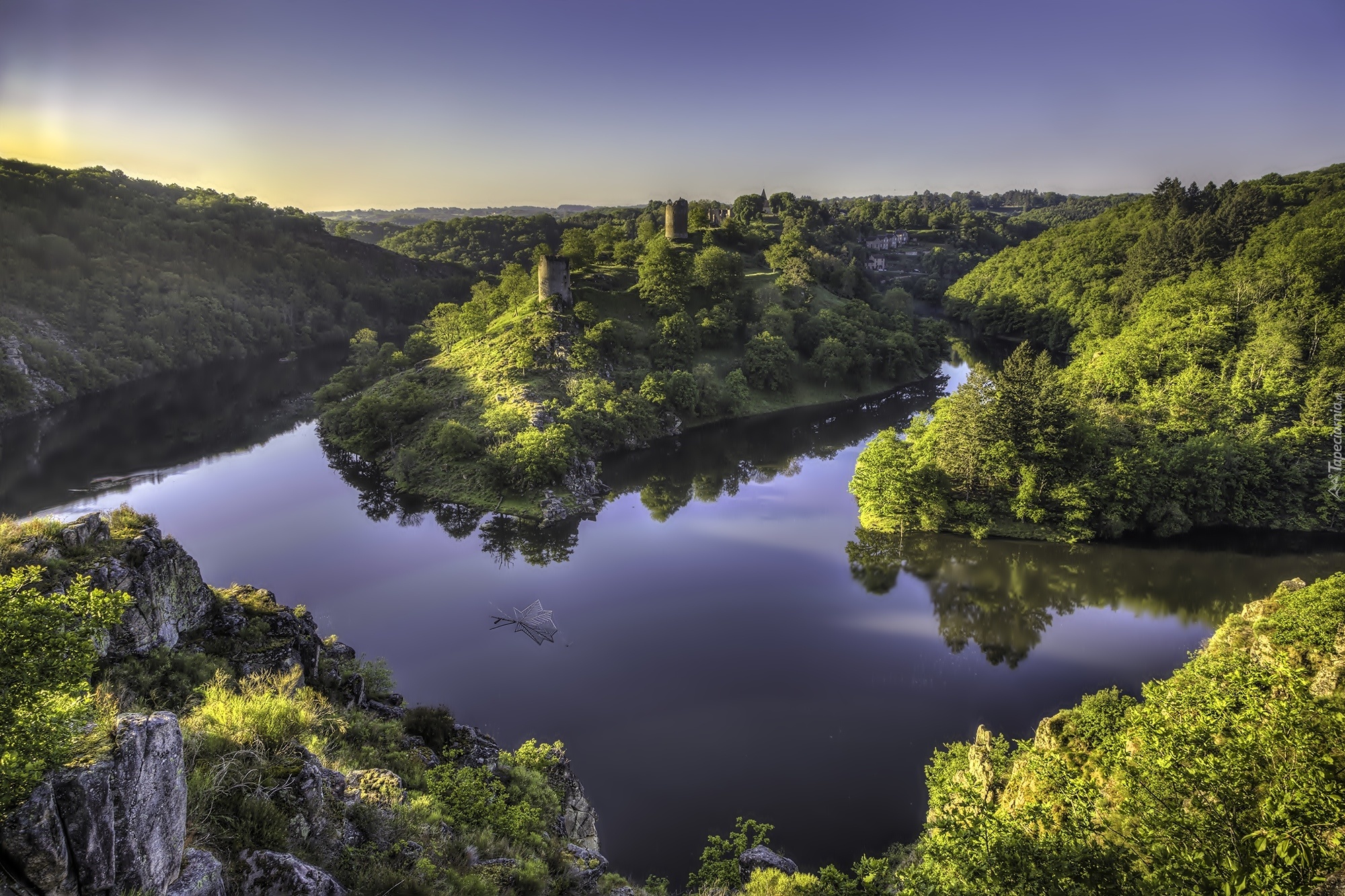 Wzgórza, Jezioro, Lasy