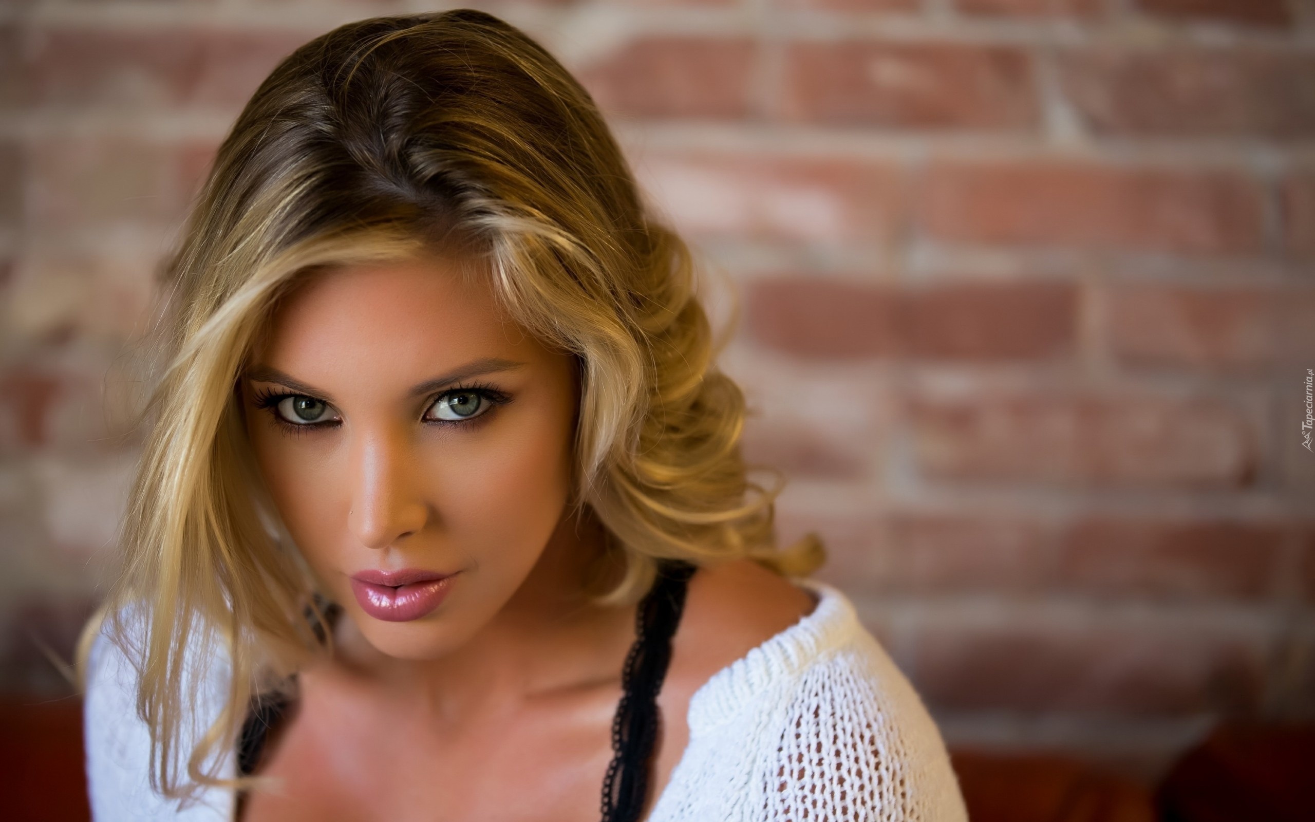 Śliczna, Samantha Saint, Modelka