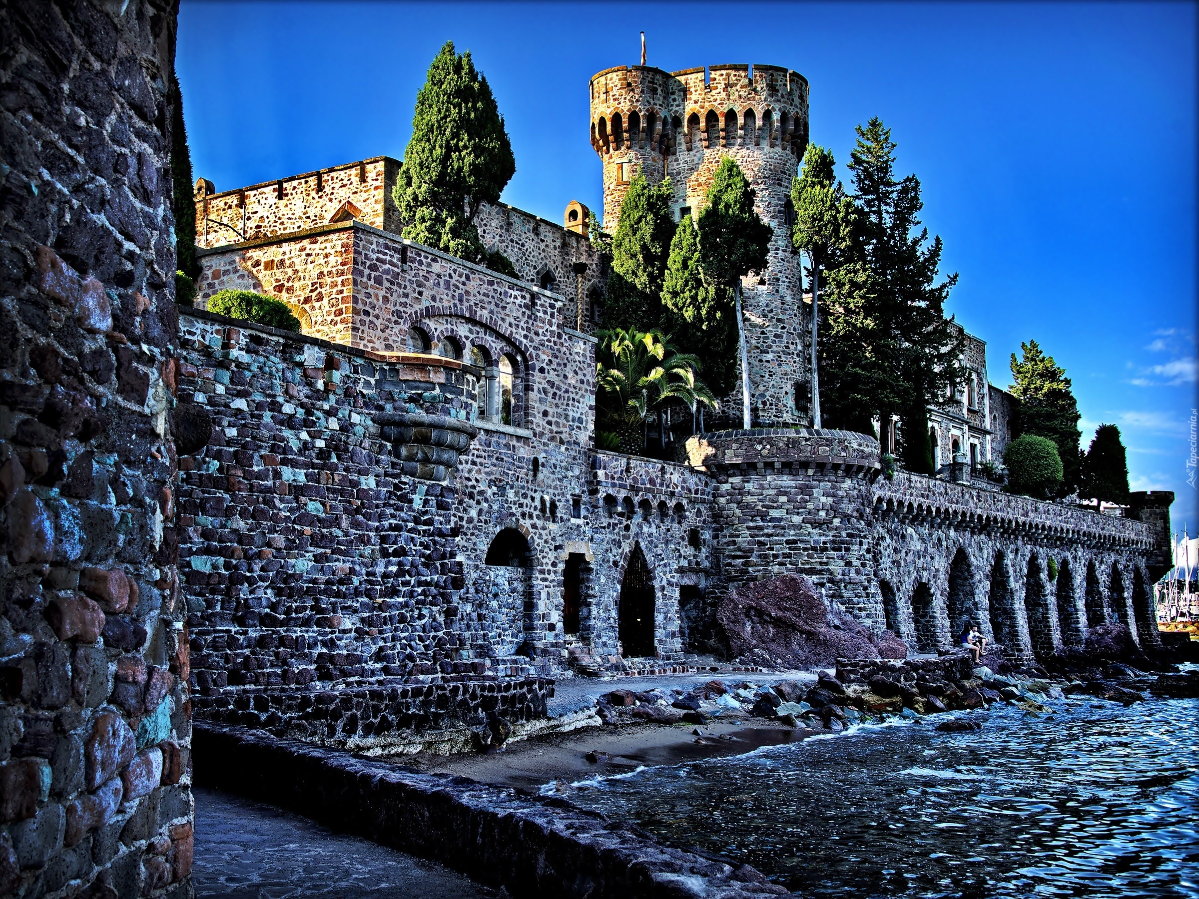 Zamek w Mandelieu-la-Napoule, Chateau de La Napoule, Miejscowość Mandelieu-la-Napoule, Francja