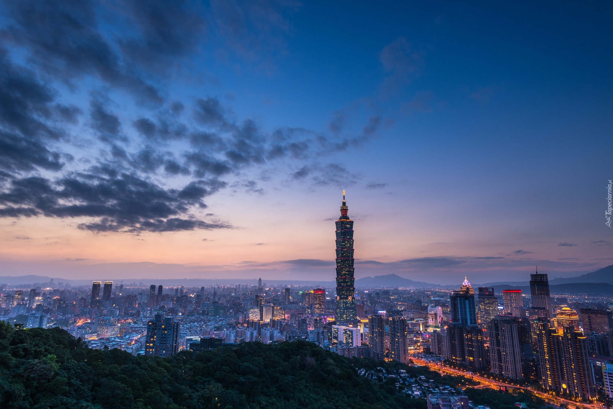 Nocą, Taipei 101