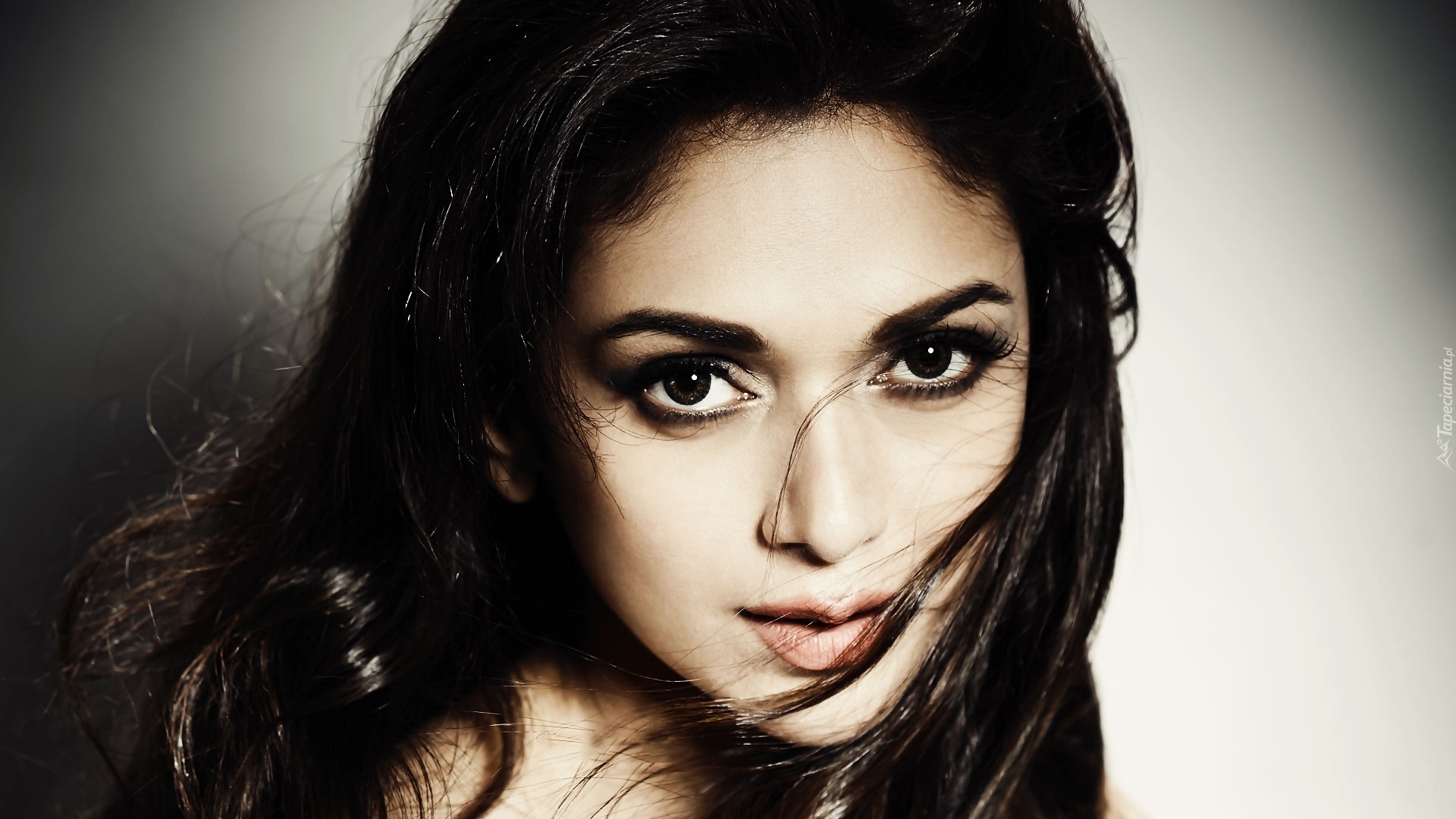 Brunetka, Czarnooka, Twarz, Makijaż, Aditi Rao Hydari