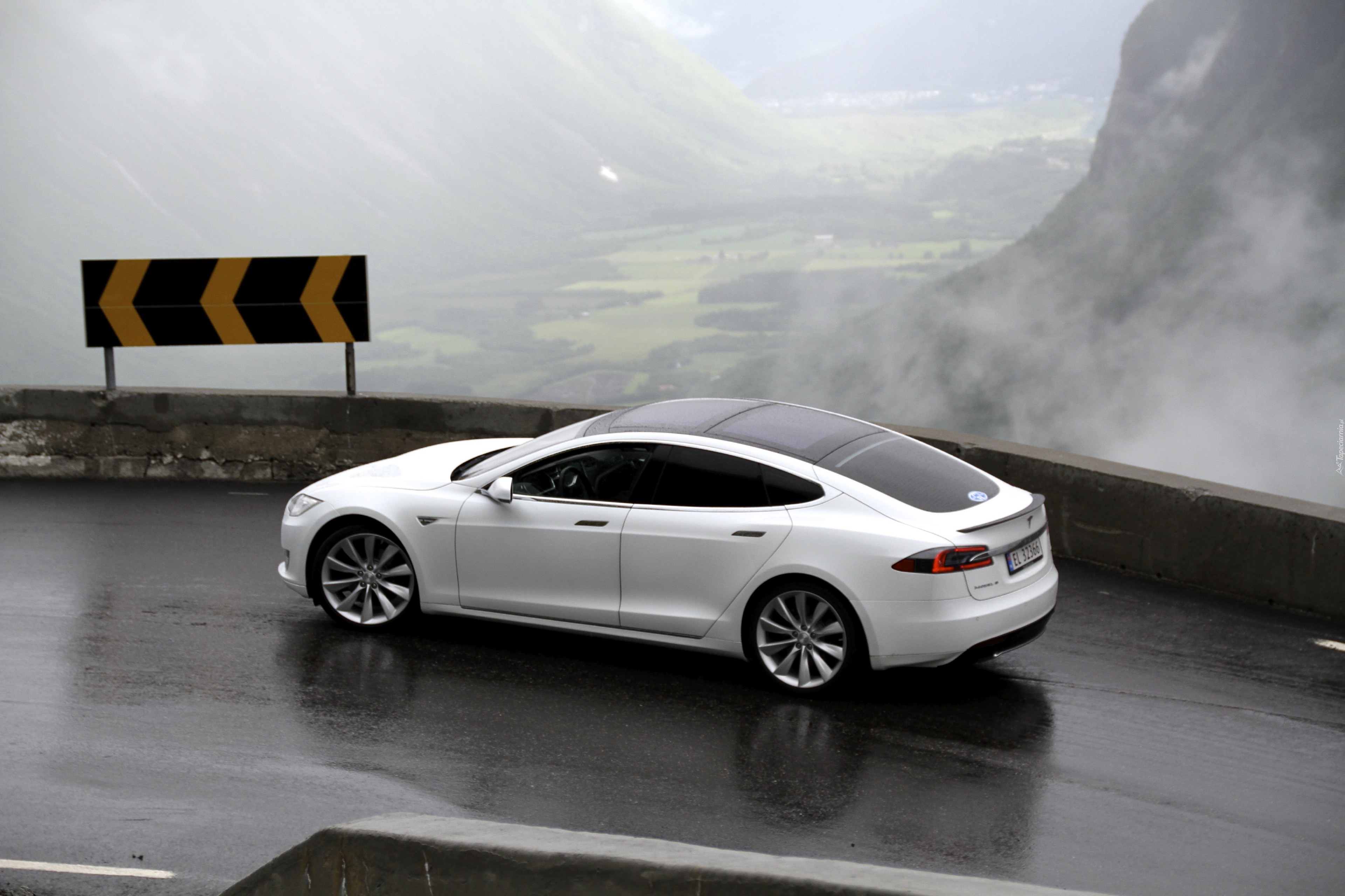 Tesla, Model S
