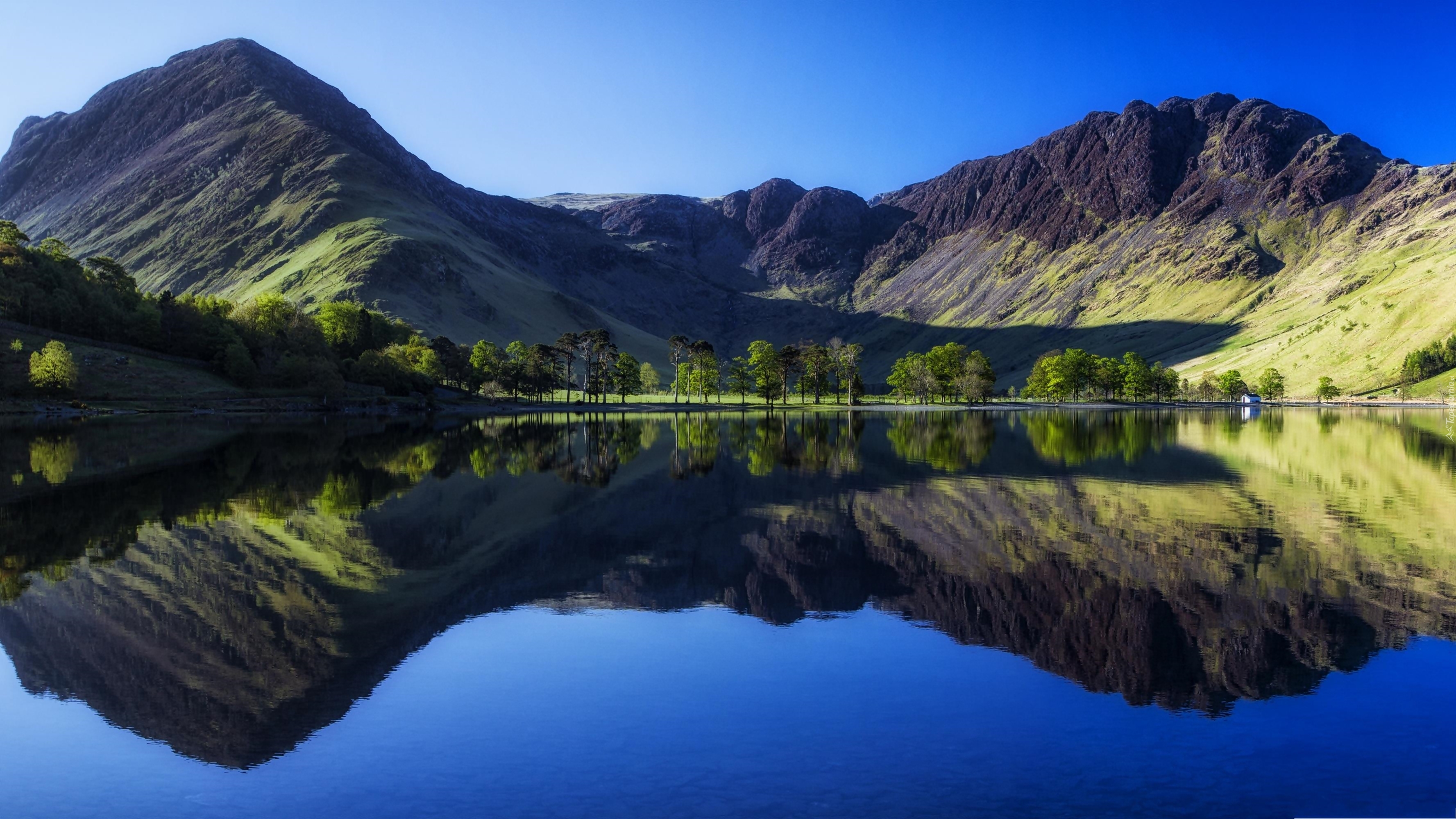 Jezioro Buttermere, Góry, Drzewa, Odbicie, Anglia