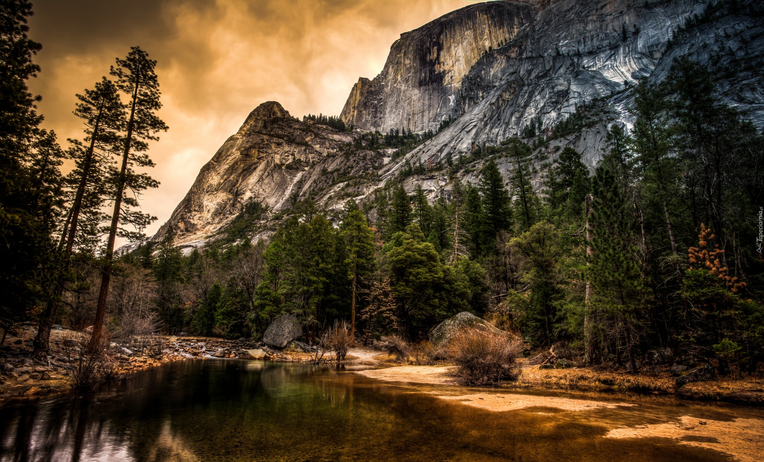 Stany Zjednoczone, Stan Kalifornia, Park Narodowy Yosemite, Rzeka, Góry, Drzewa