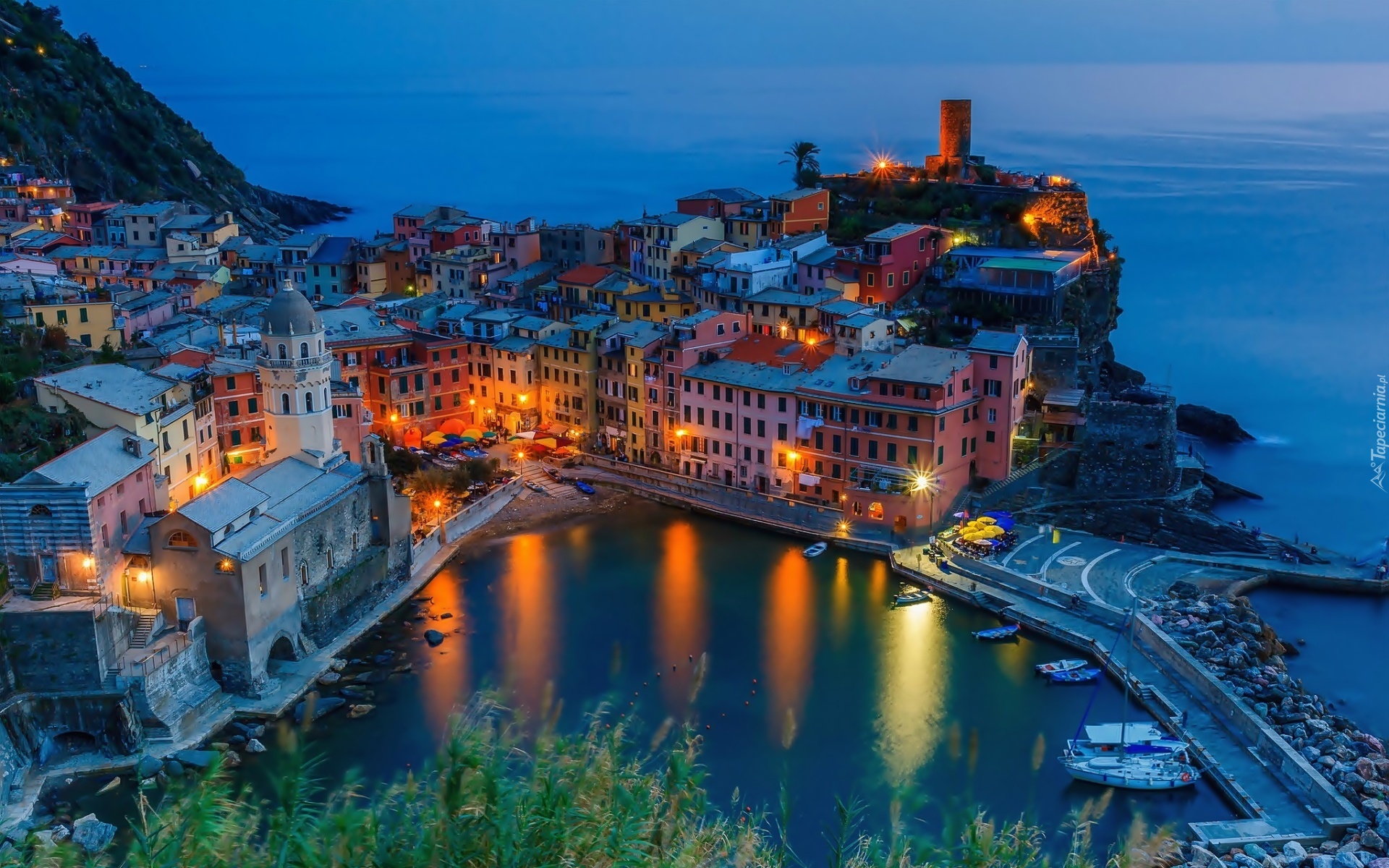 Miasteczko Vernazza, Zatoka, Morze, Włochy, Noc