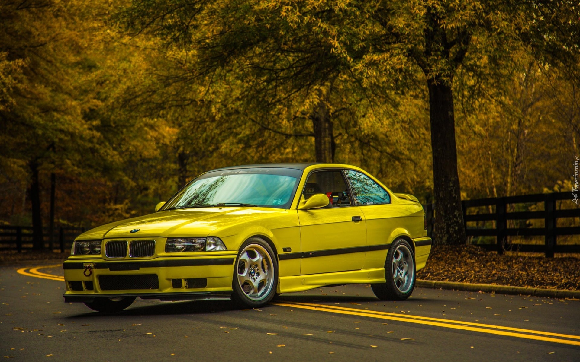 BMW M3 Желтое скачать