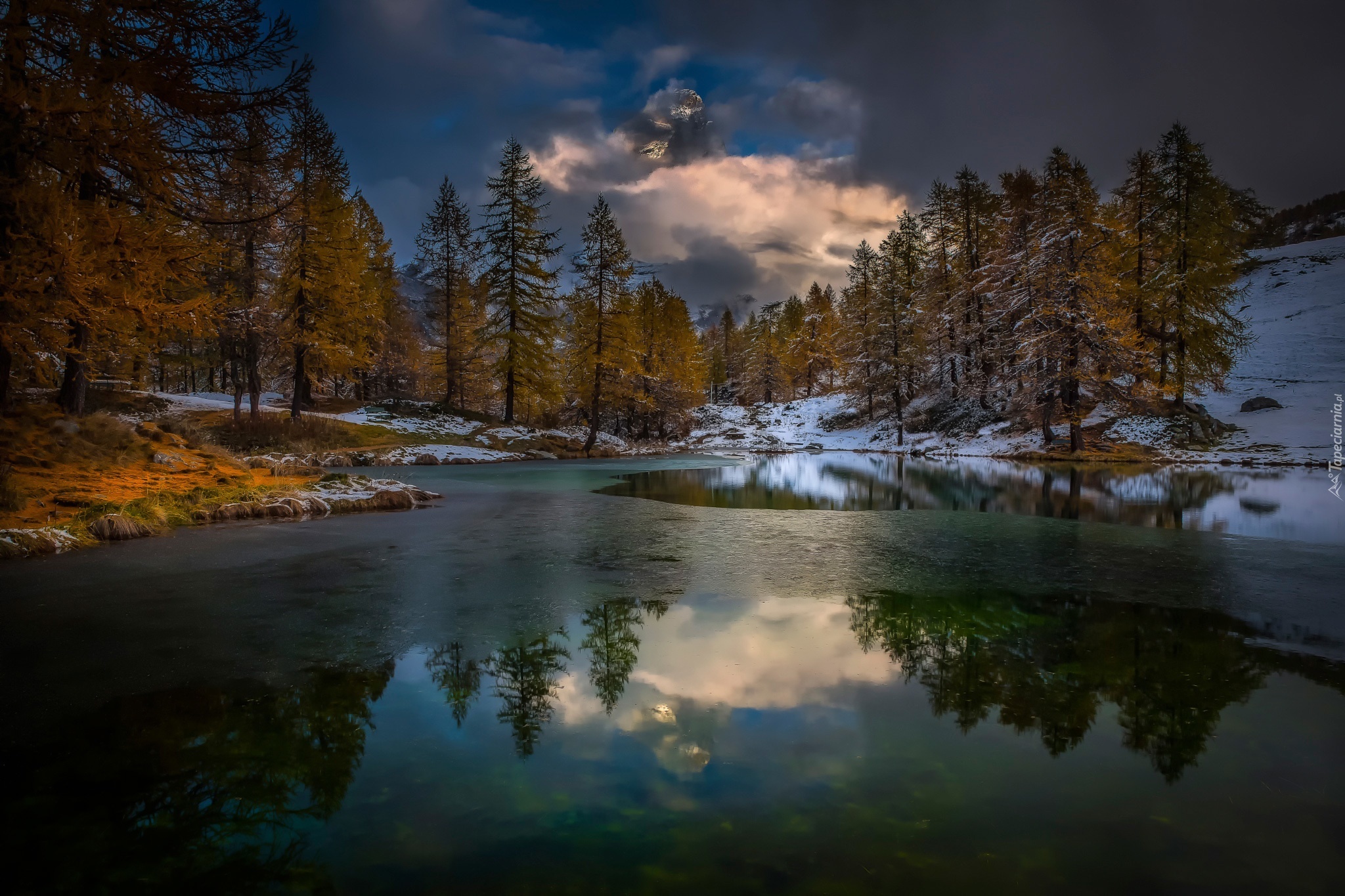 Rzeka, Drzewa, Pierwszy Śnieg