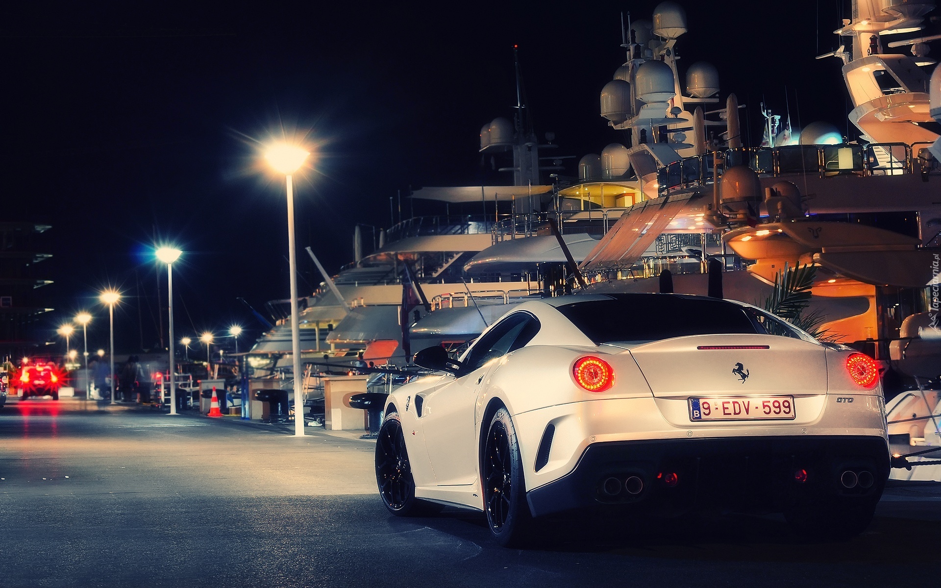 Białe, Ferrari, Monako