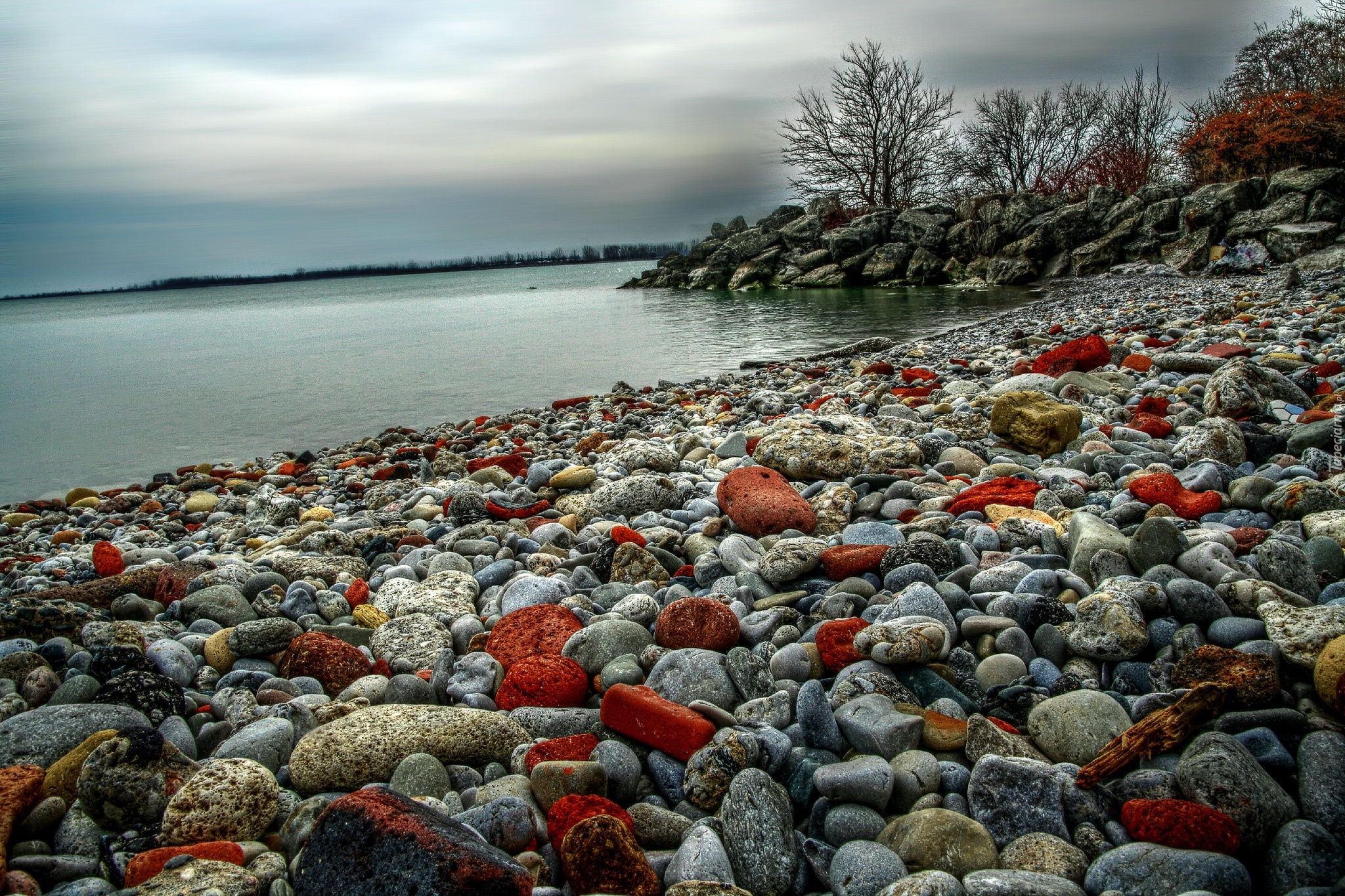 Kamienie, Wybrzeże