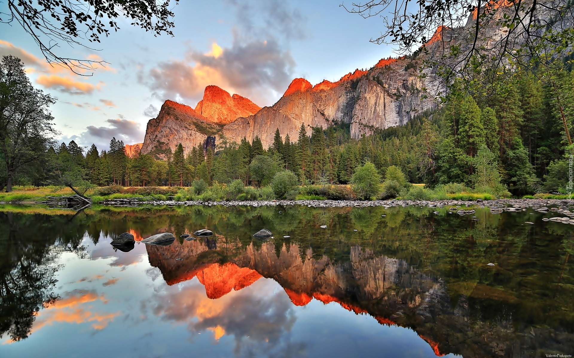 Stany Zjednoczone, Stan Kalifornia, Park Narodowy Yosemite, Góry, Rzeka