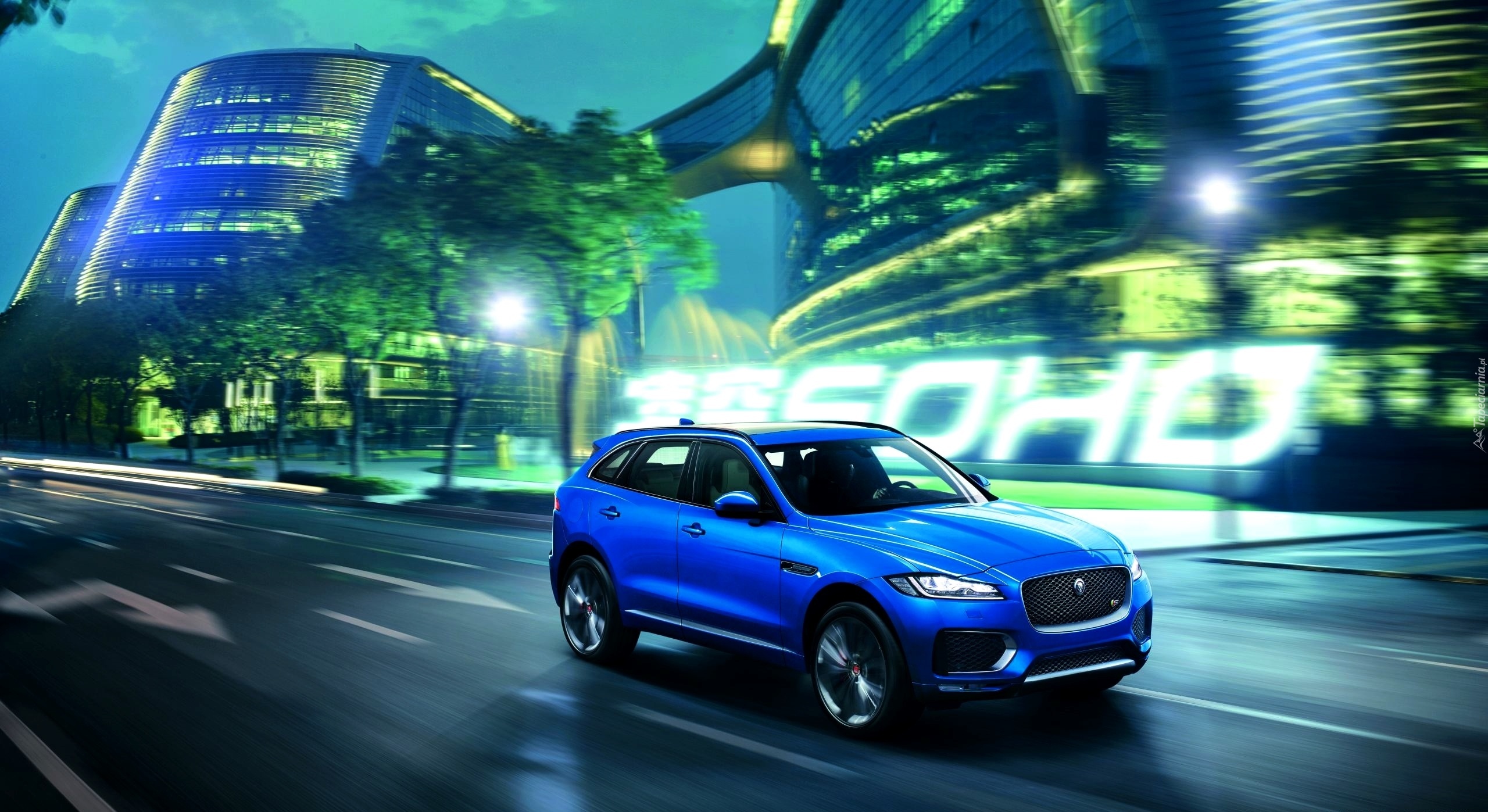 Jaguar, F-Pace, Droga