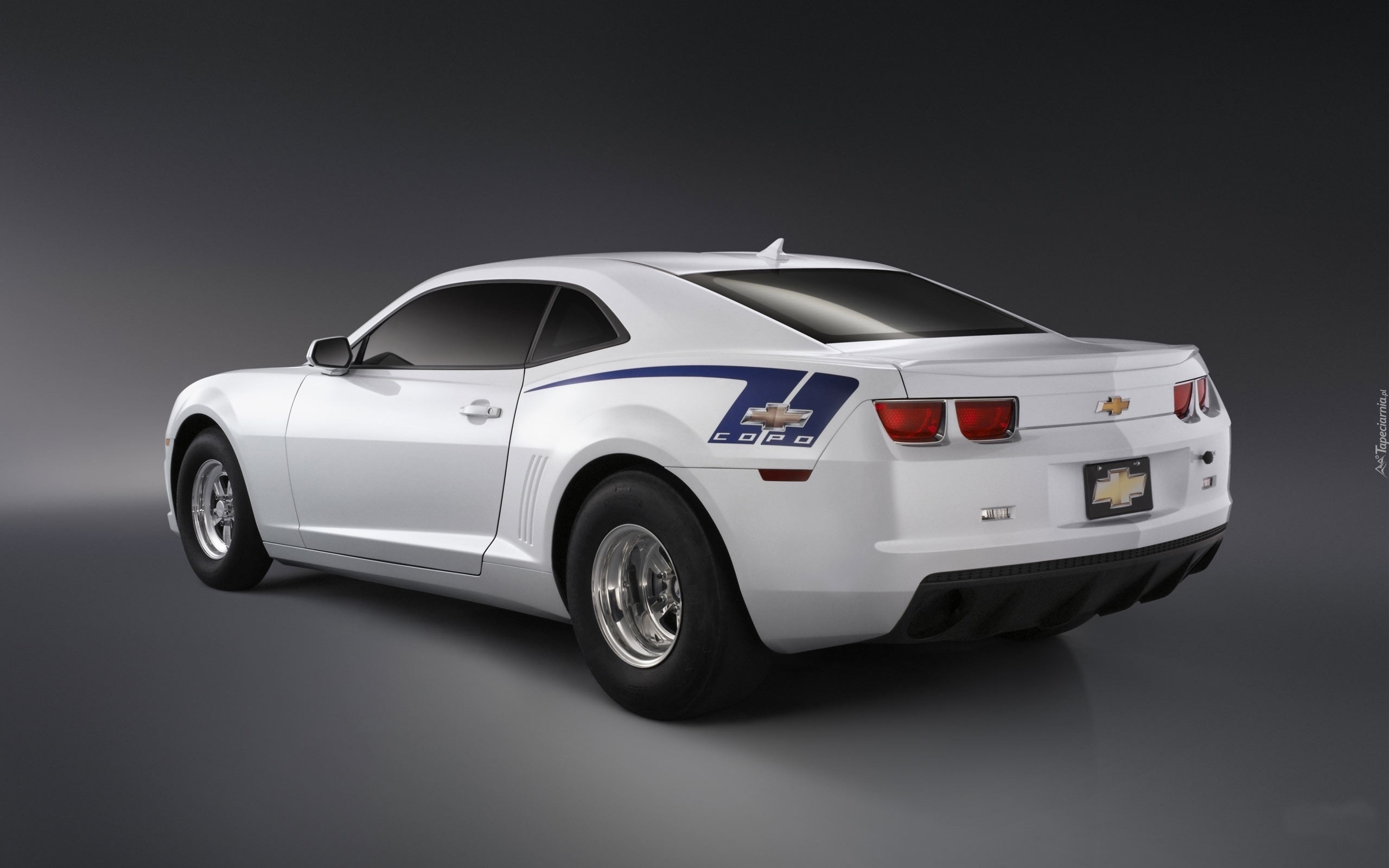 Chevrolet camaro белая