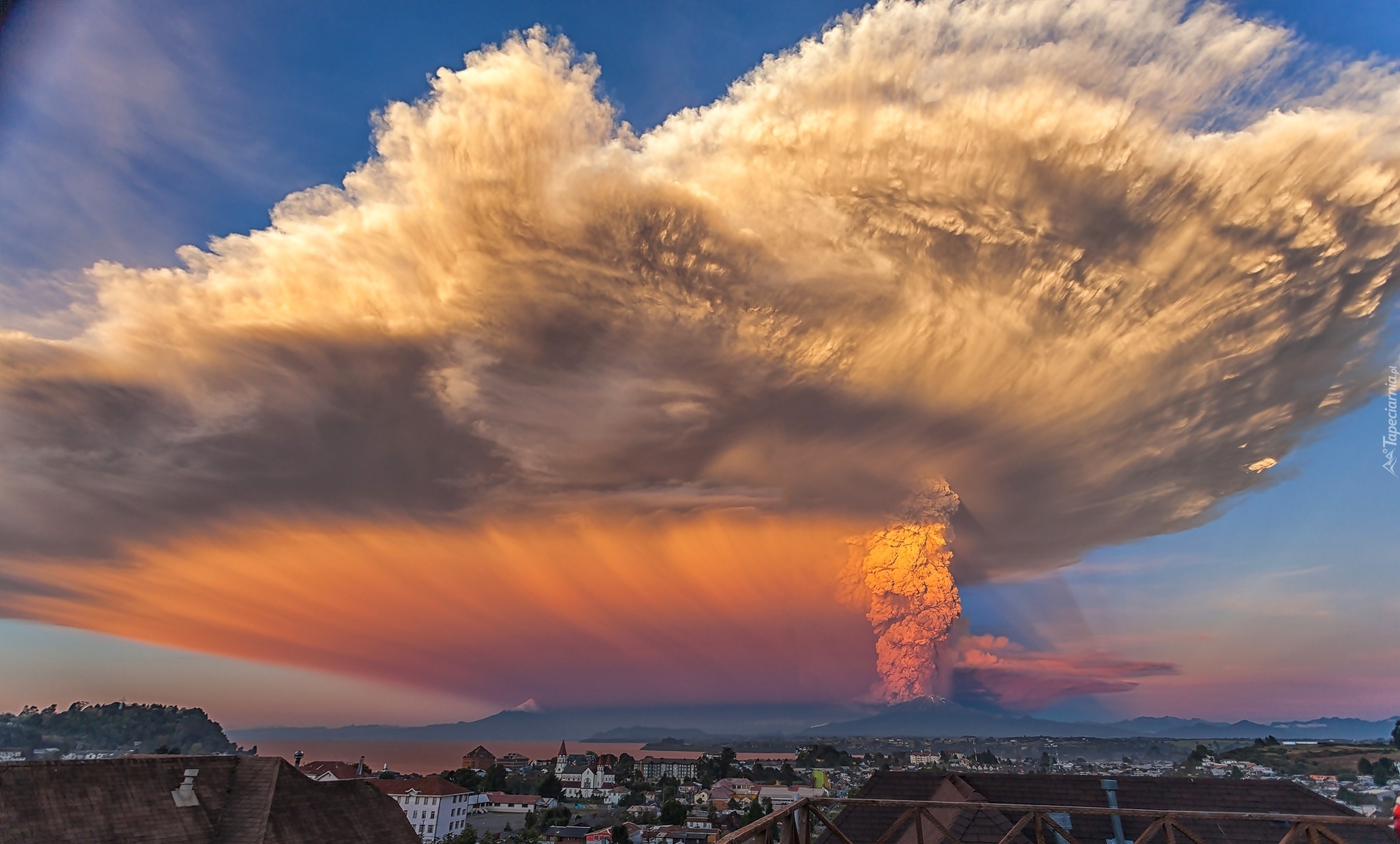 Wulkan, Erupcja,Dym, Miasto