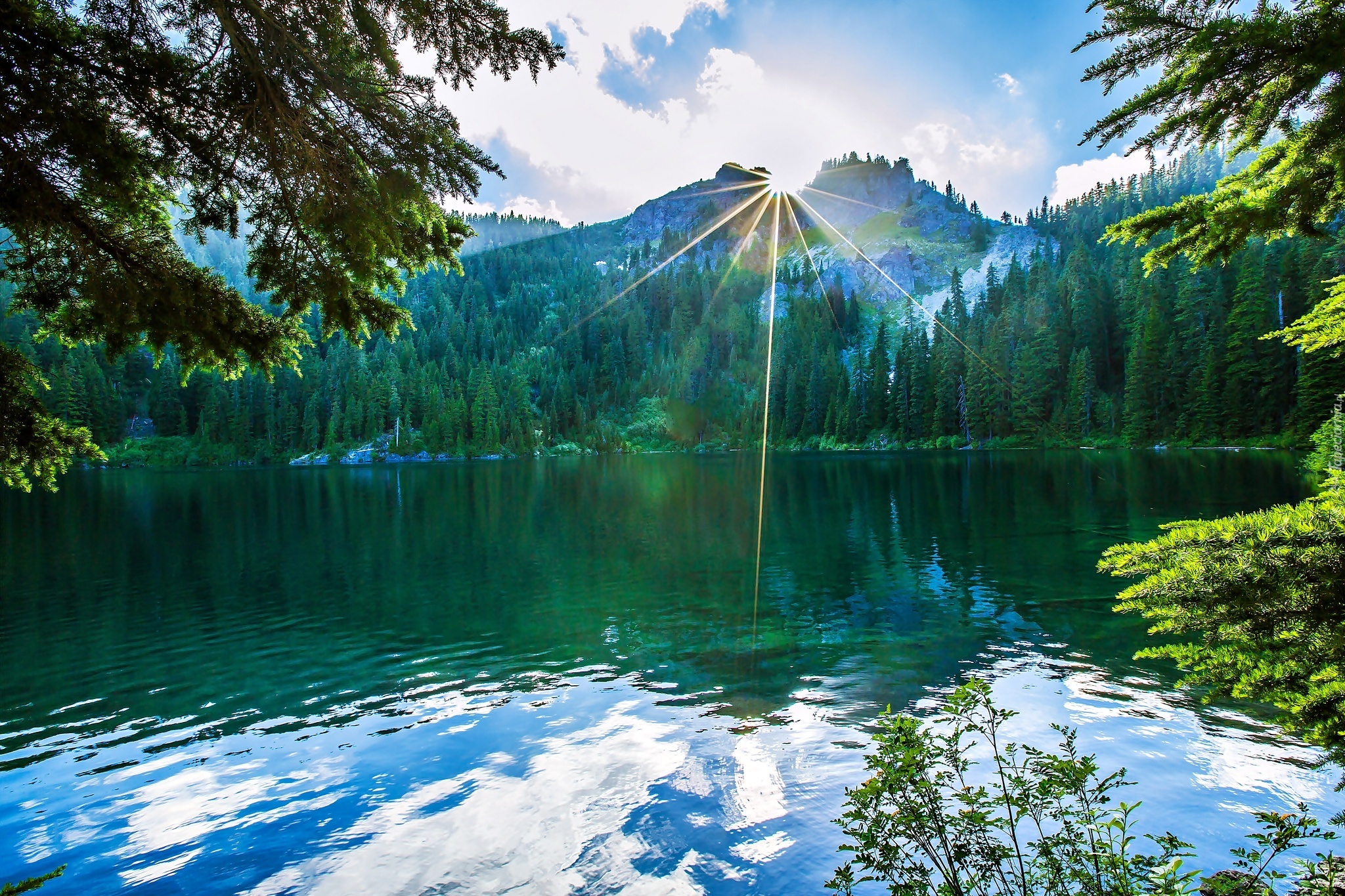 Stany Zjednoczone, Stan Kalifornia, Park Narodowy Yosemite, Góry, Jezioro Mirror, Promienie Słońca