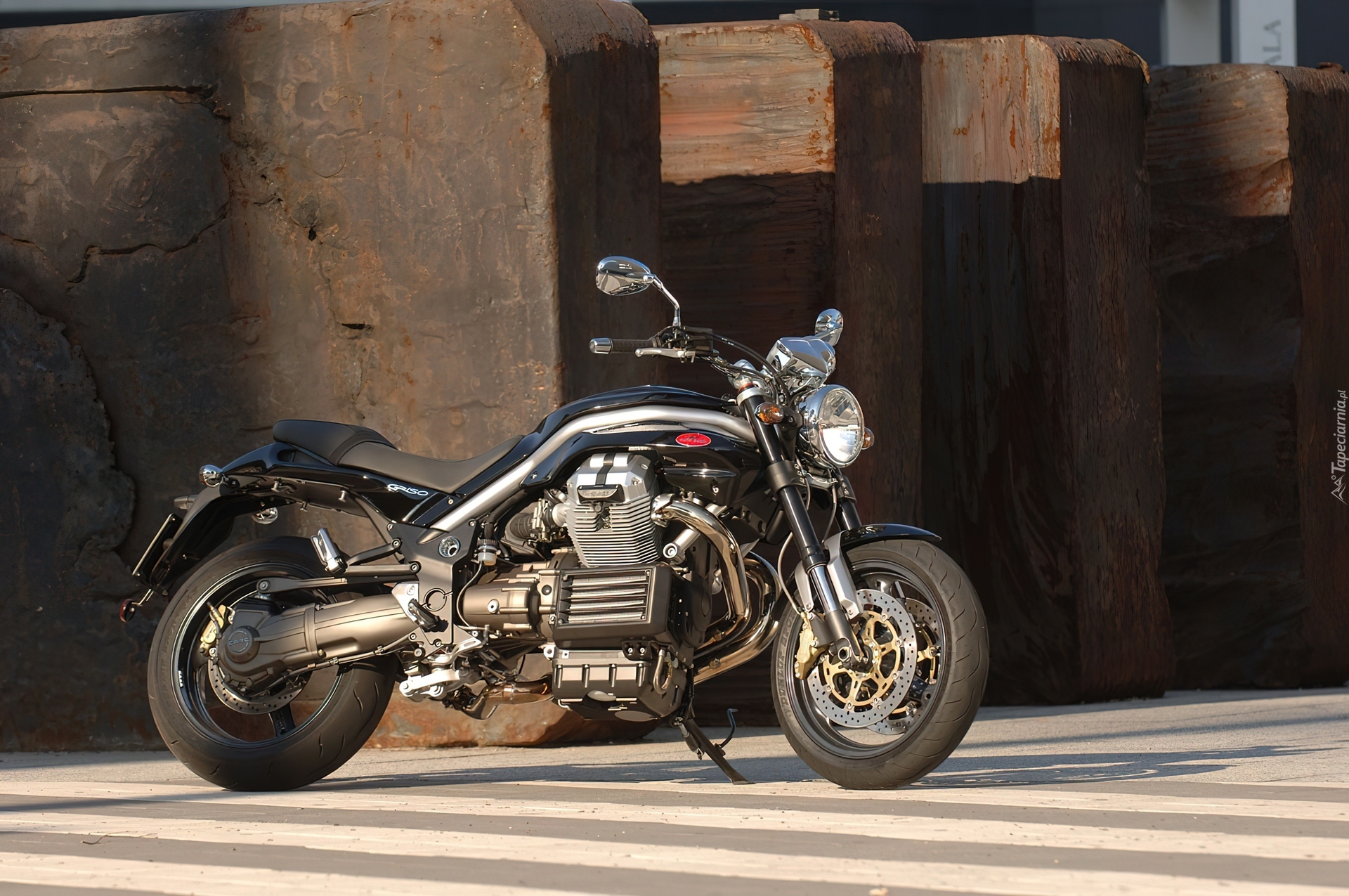 Moto Guzzi,kierownica,lusterka,tłumik , siedzenie ,światła ,koła,opony