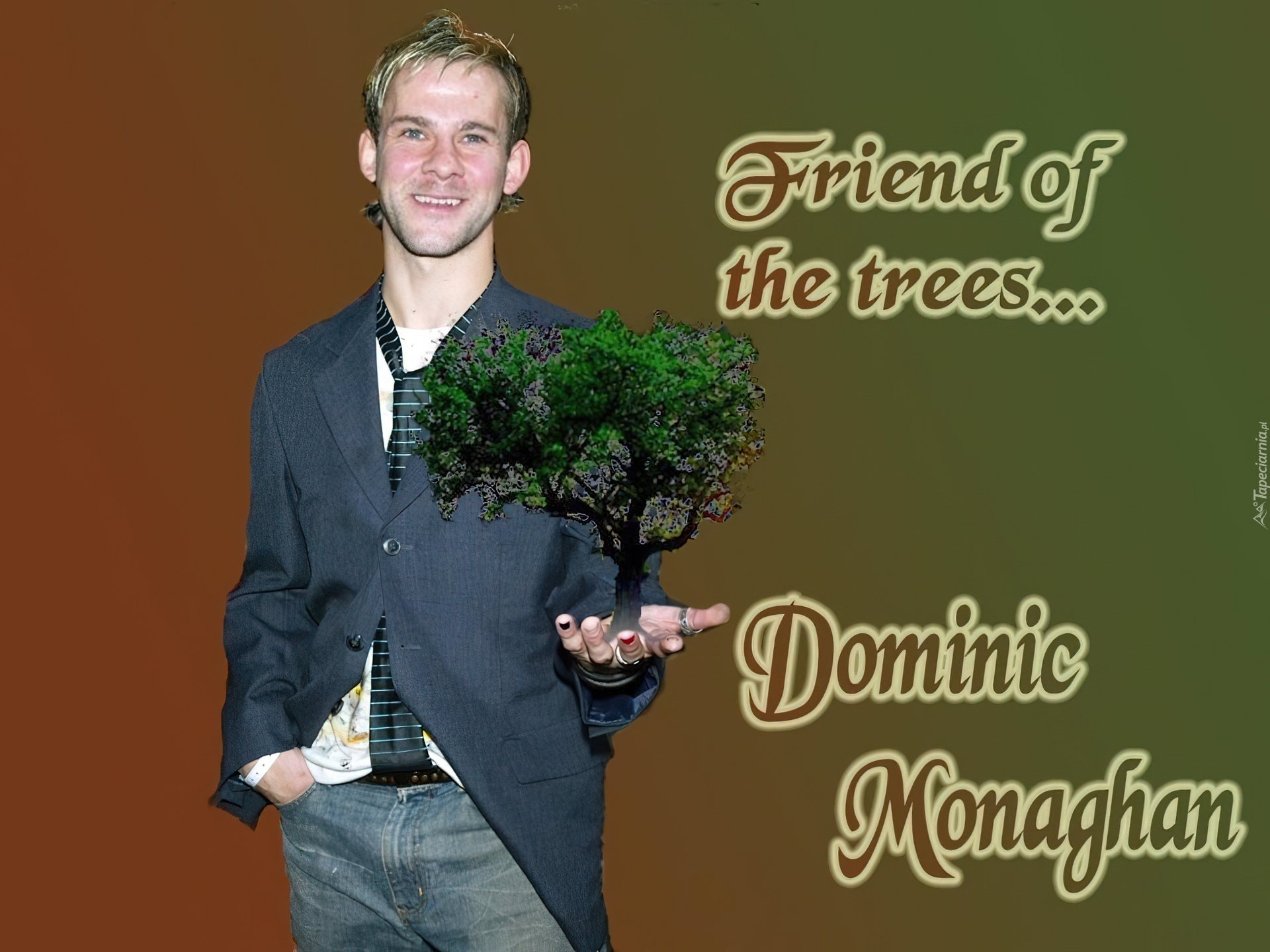 Dominic Monaghan,drzewo, krawat