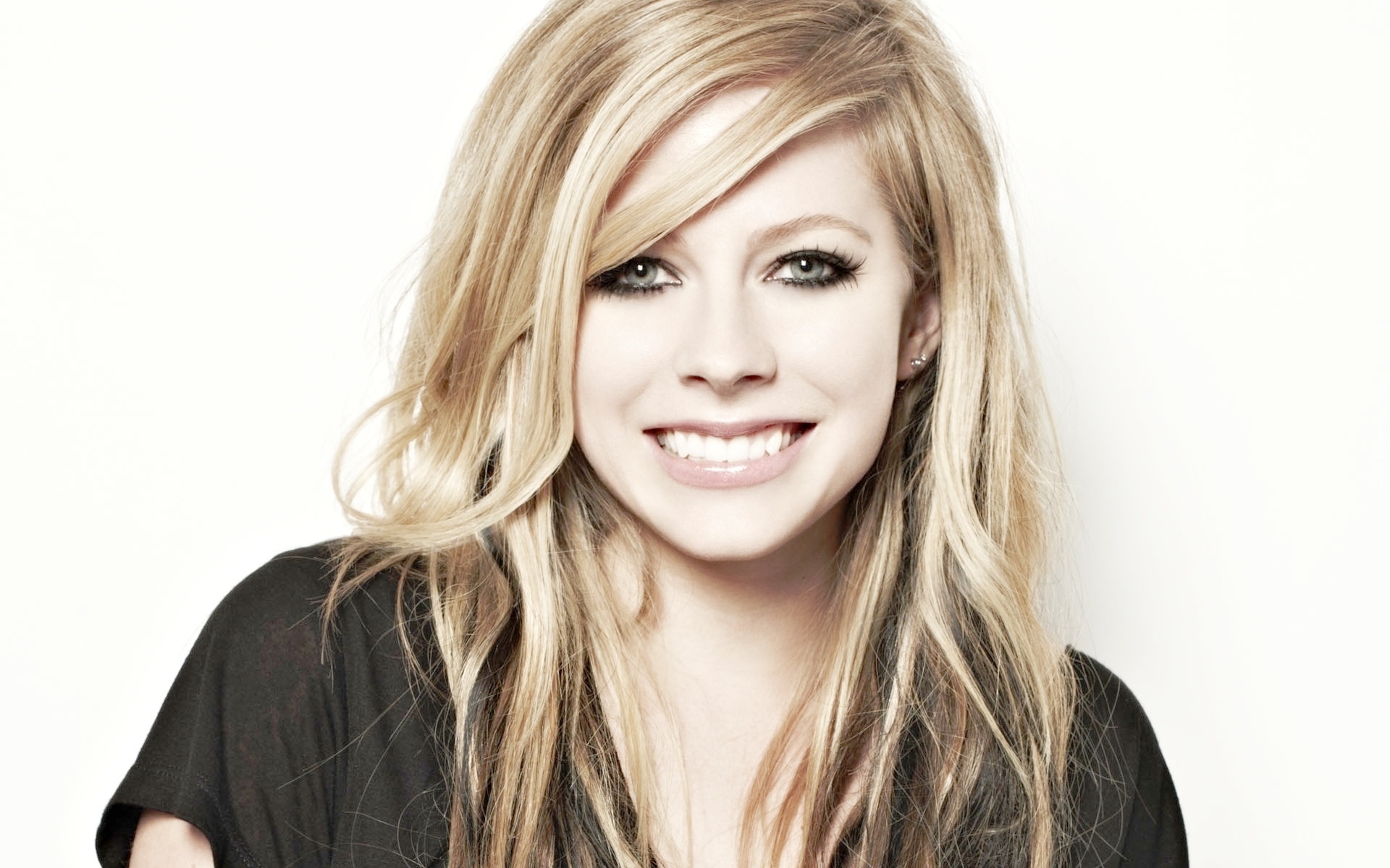 Avril Lavigne, Piosenkarka, Uśmiech