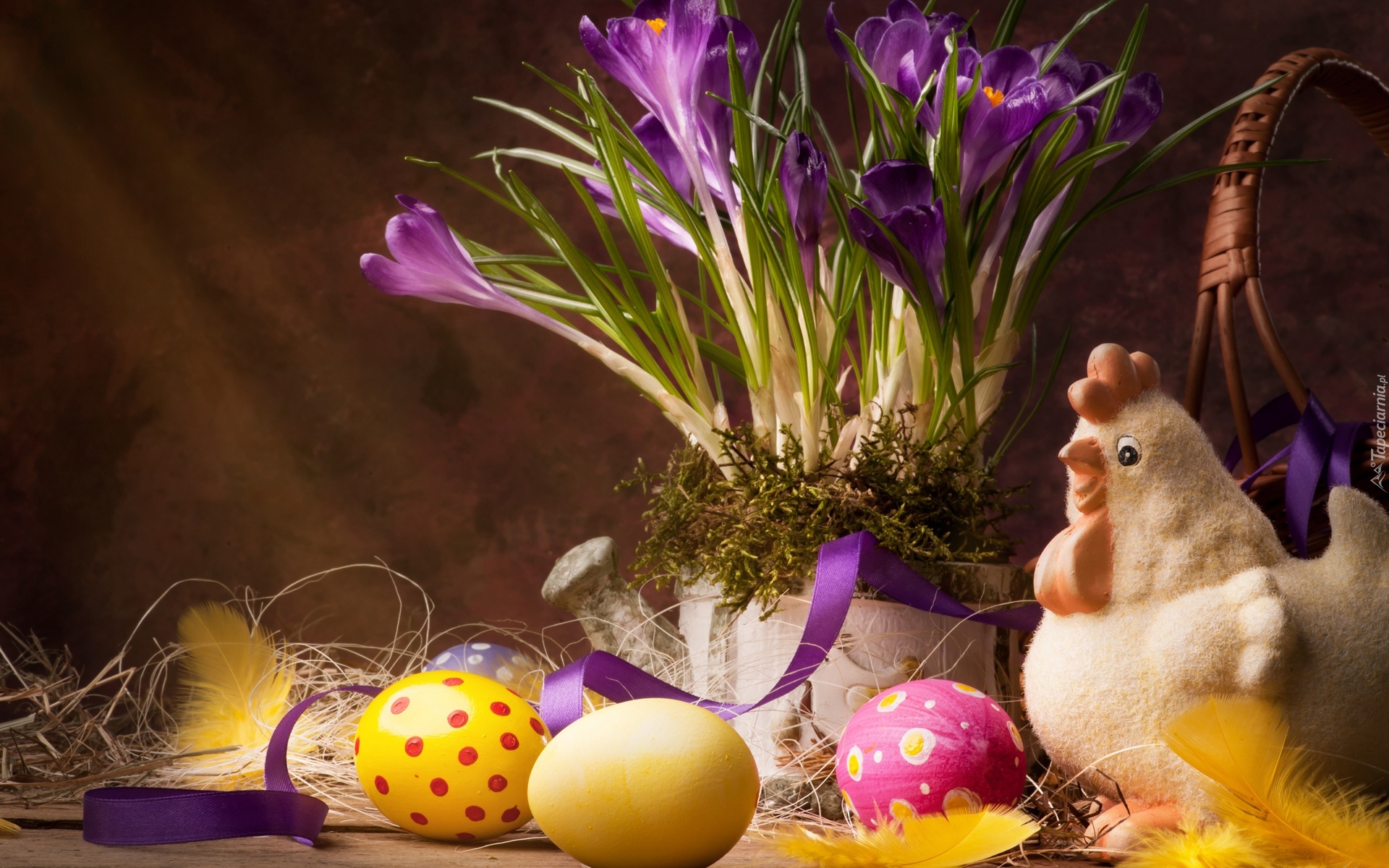 Wielkanoc, Jajka, Kwiaty, Krokusy, Figurka, Pióra