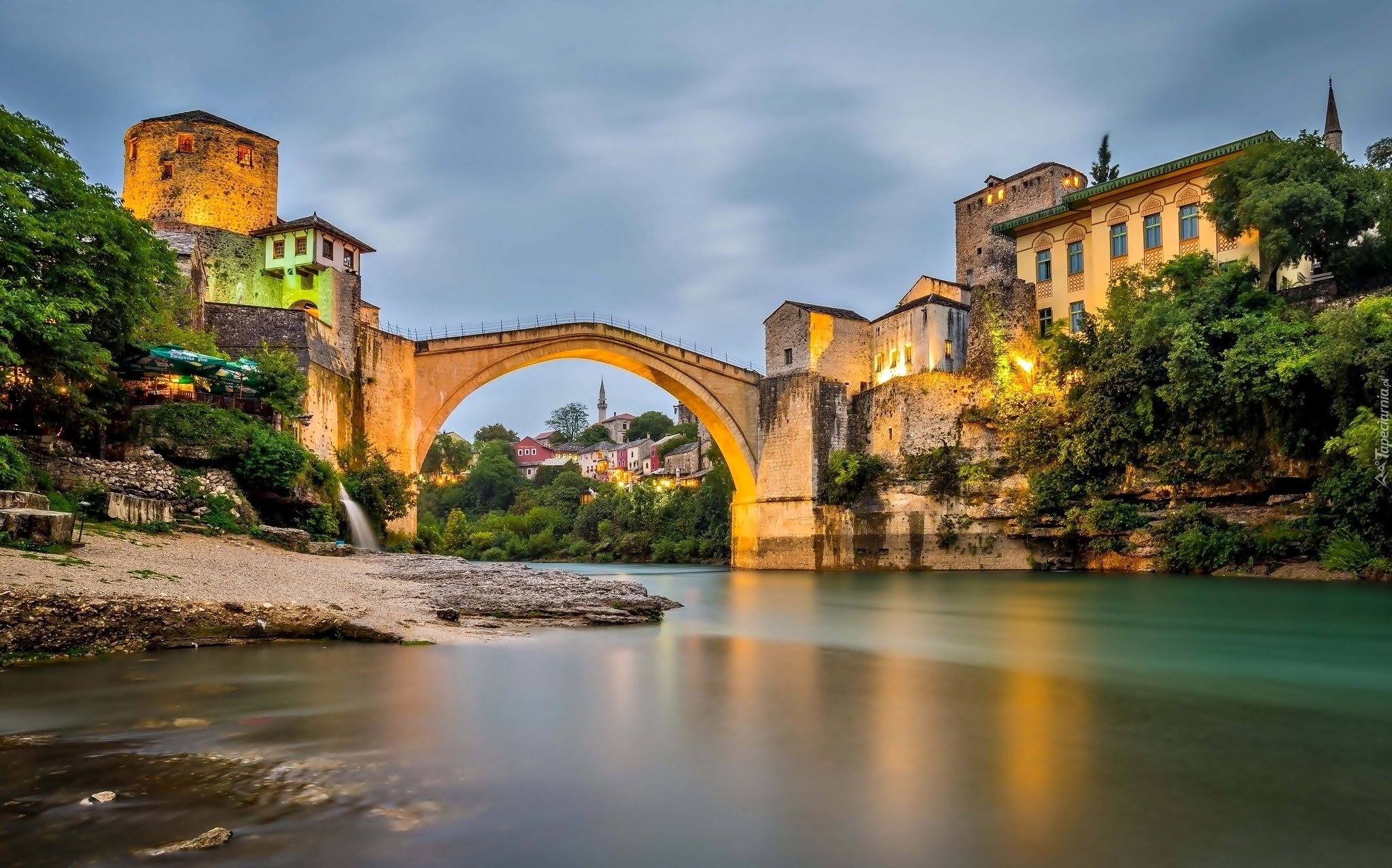 Bo nia I Hercegowina Mostar Rzeka Neretwa Most