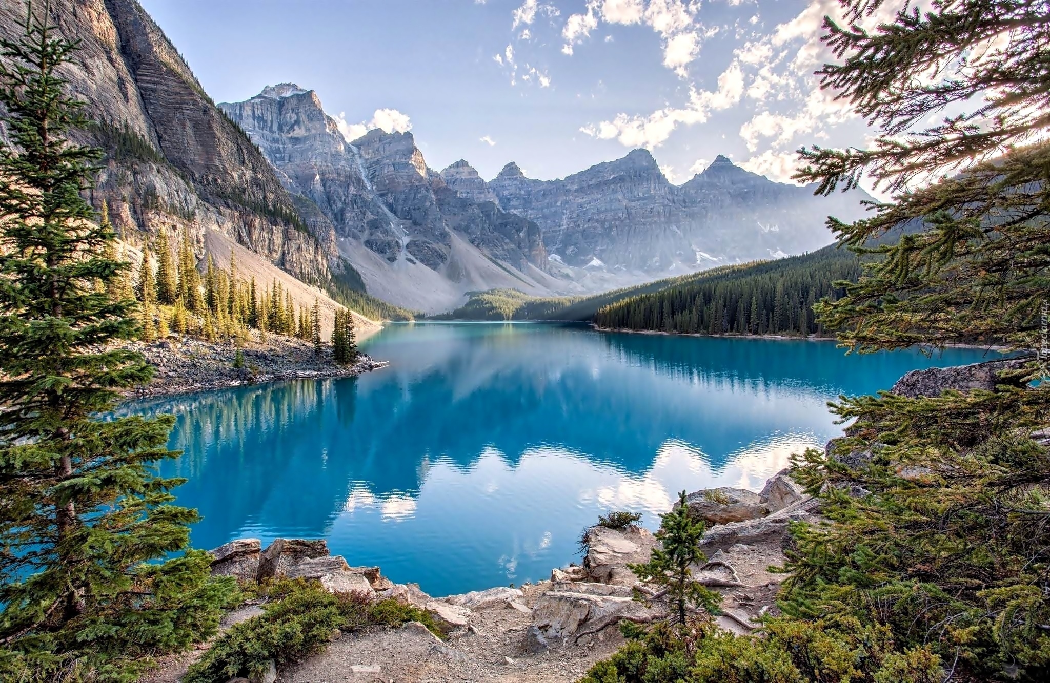 Kanada, Prowincja Alberta, Park Narodowy Banff, Góry, Jezioro Moraine, Las