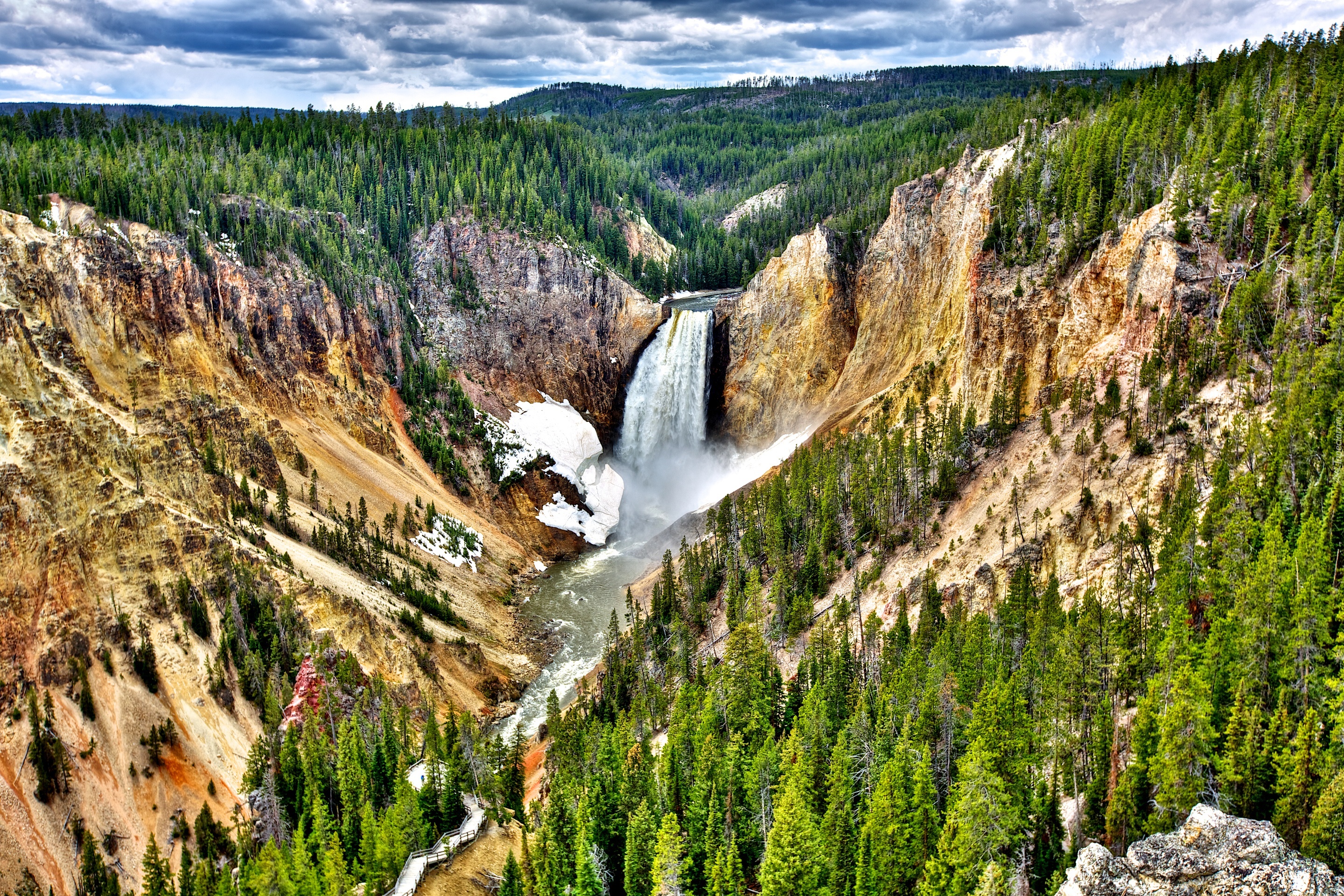 Stany Zjednoczone, Park Narodowy Yellowstone, Wielki Kanion Yellowstone, Wodospad Dolny, Lower Falls, Rzeka Yellowstone, Skały, Góry