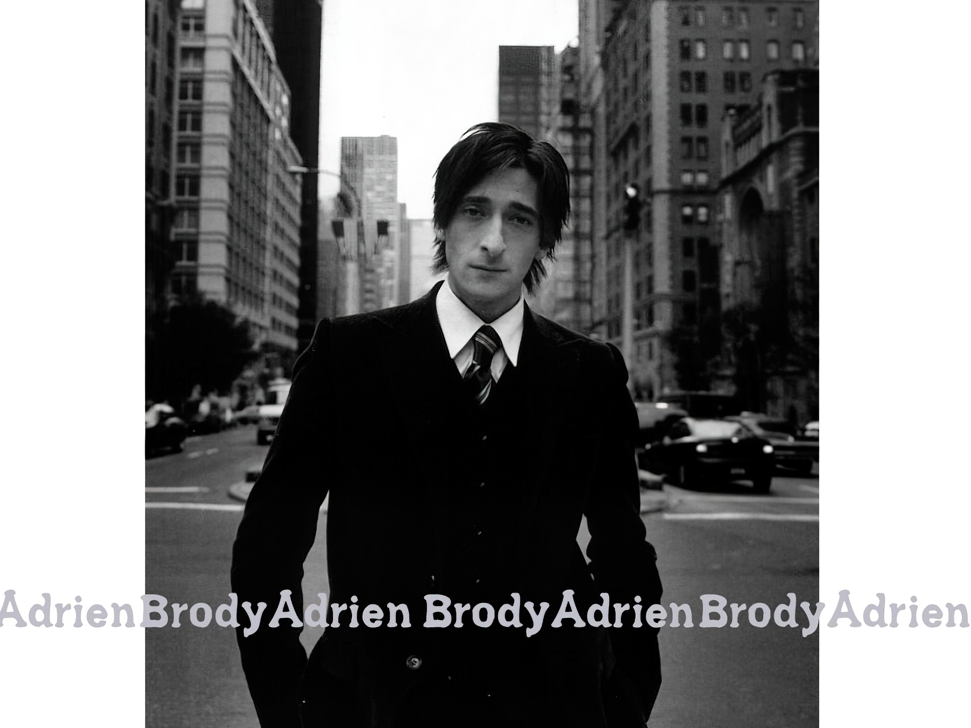 Adrien Brody,garnitur, budynki