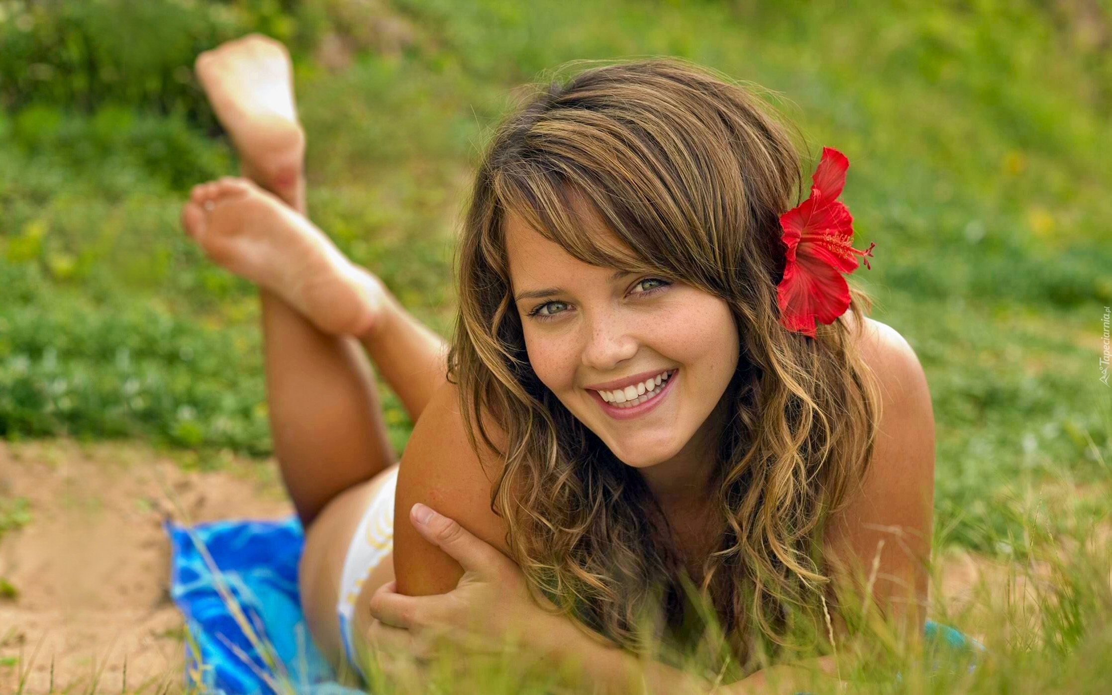 Kobieta, Rebecca Breeds 
