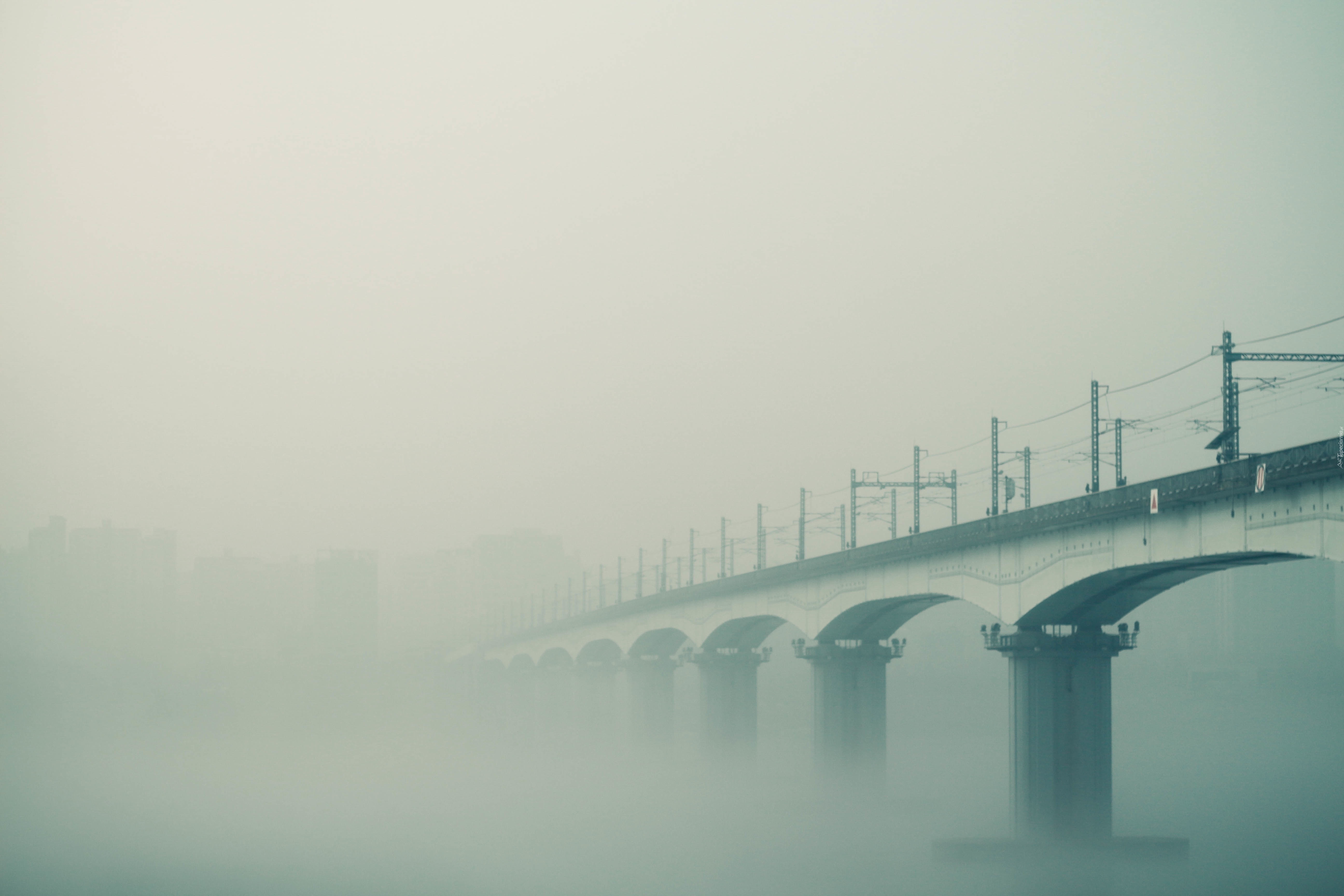 Mgła, Most