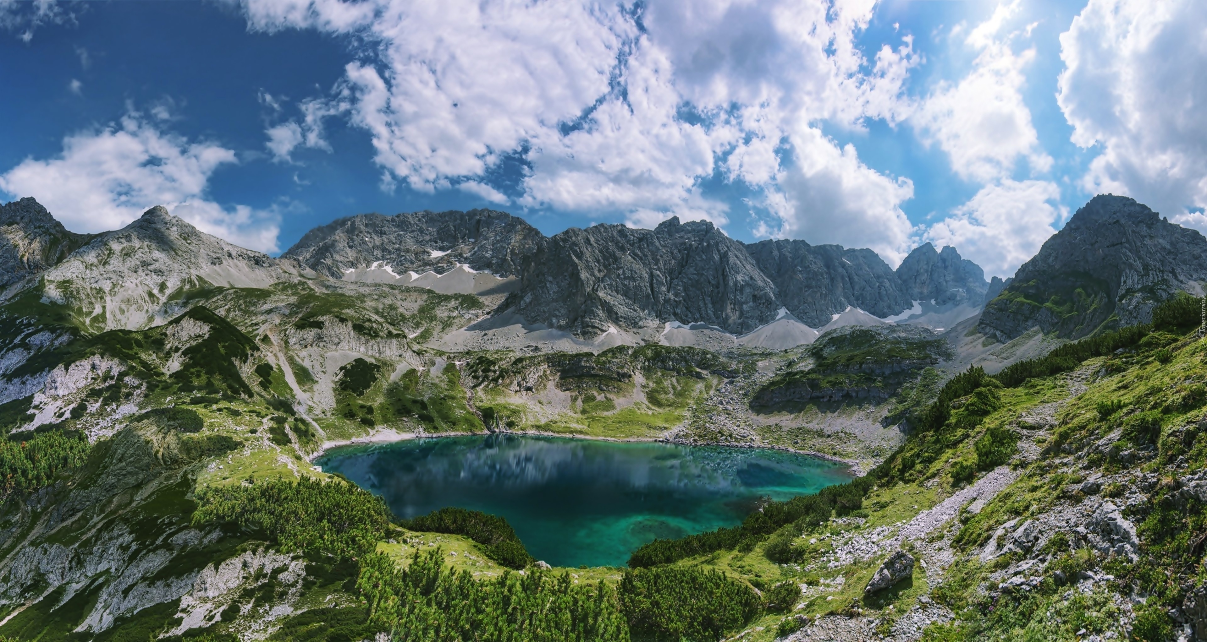 Góry, Jezioro, Śnieg, Roślinność, Chmury, Niebo
