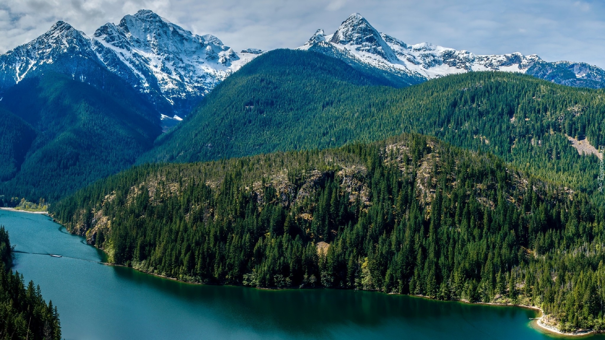 Jezioro Diablo Lake, Góry, Park Narodowy Północnych Gór Kaskadowych, Stan Waszyngton, Stany Zjednoczone, Lasy