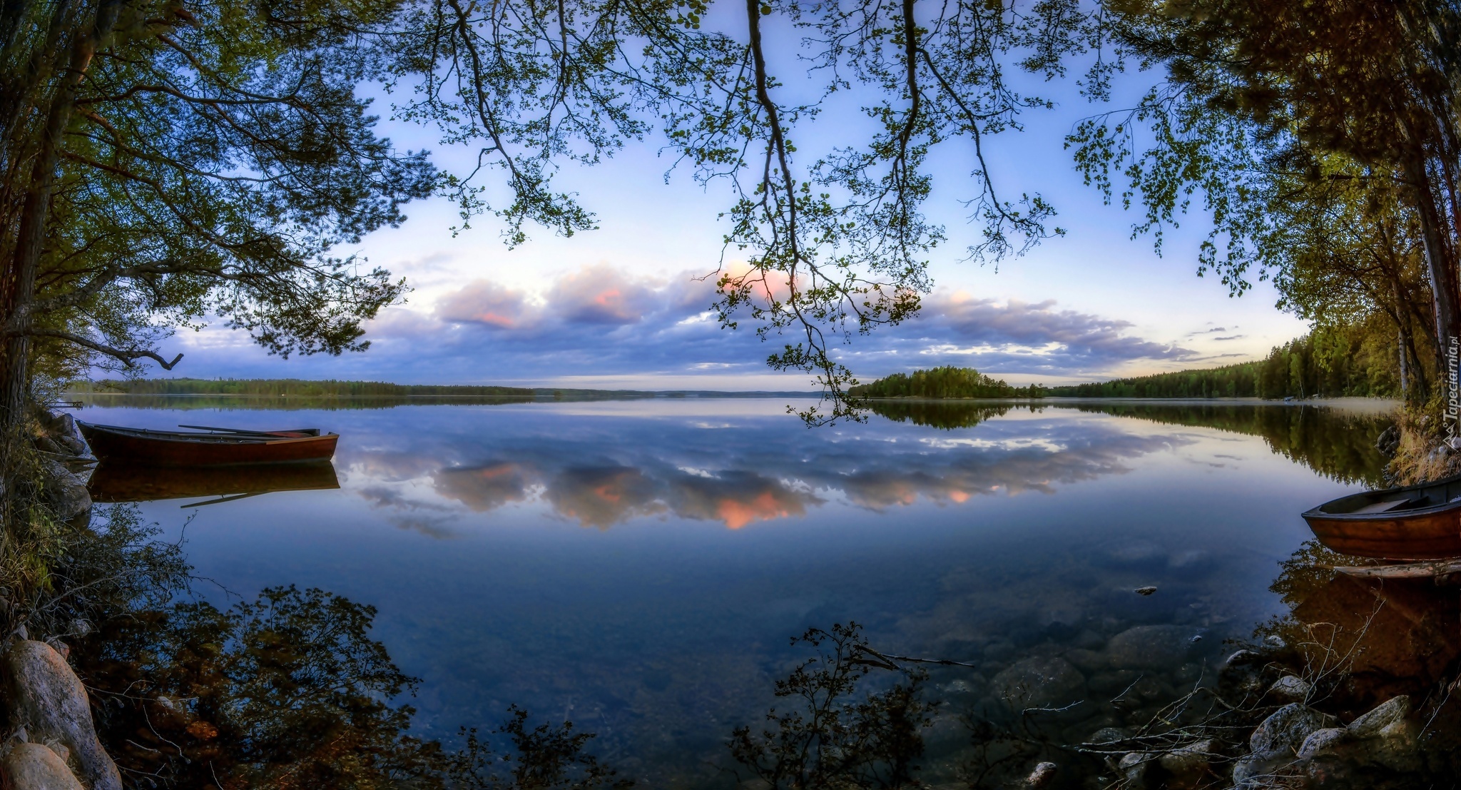 Finlandia, Karijarvi, Jezioro, Łódki, Drzewa, Lasy, Świt