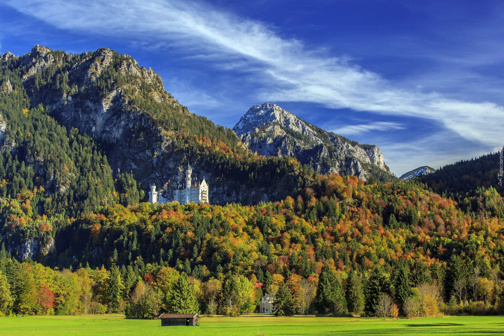 Zamek Neuschwanstein, Bawaria, Niemcy, Góry