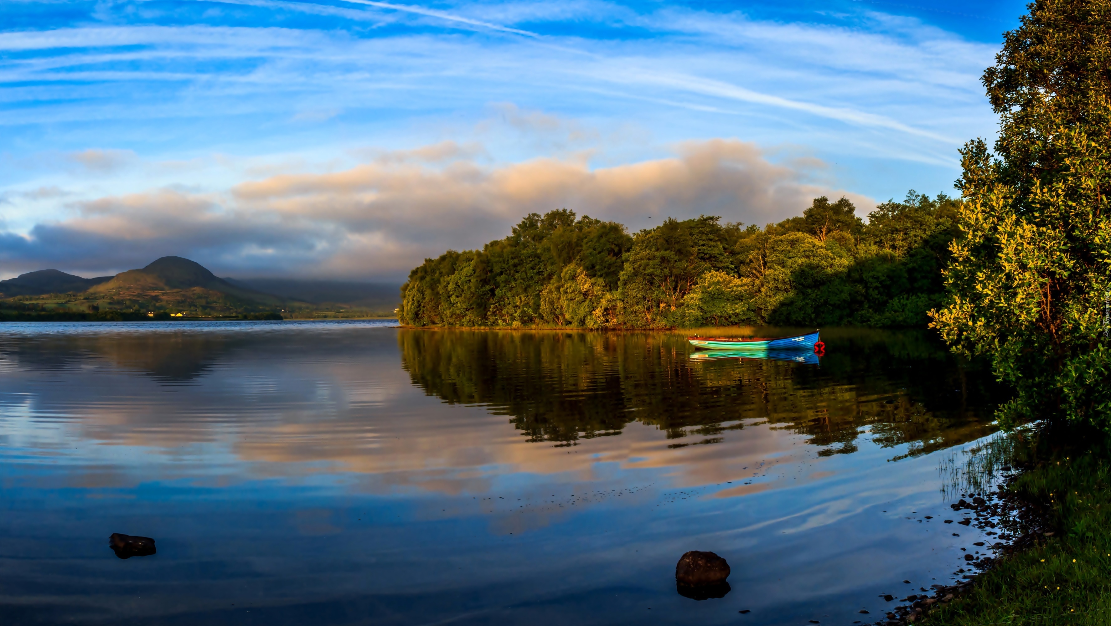 Jezioro, Łódka, Lasy, Góry, Mayo, Irlandia