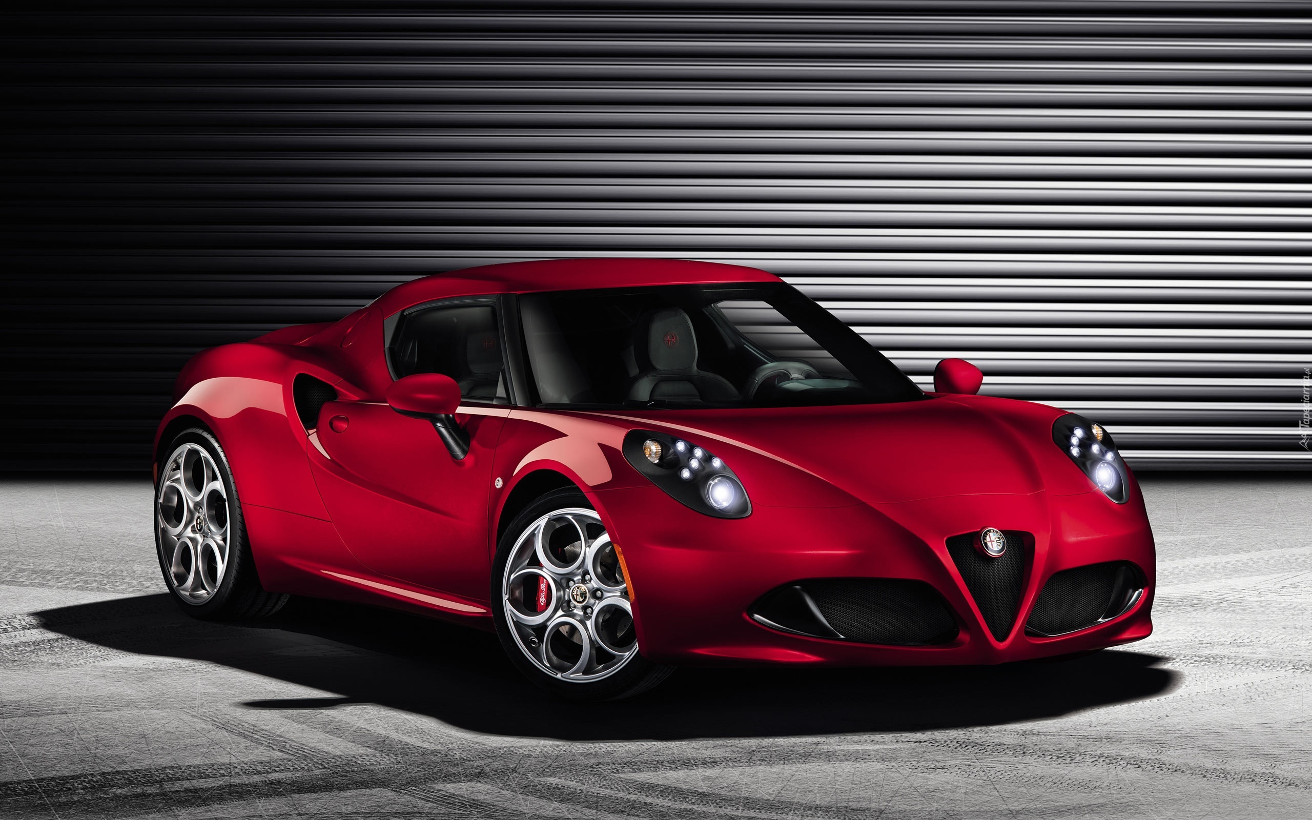 Alfa Romeo 4C, Samochód