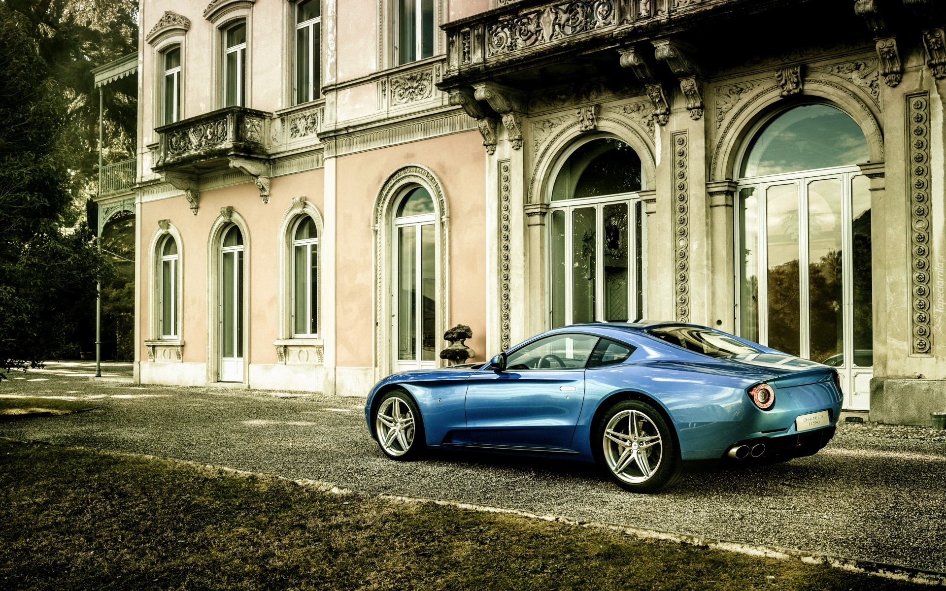 Samochód, Ferrari, Budynek