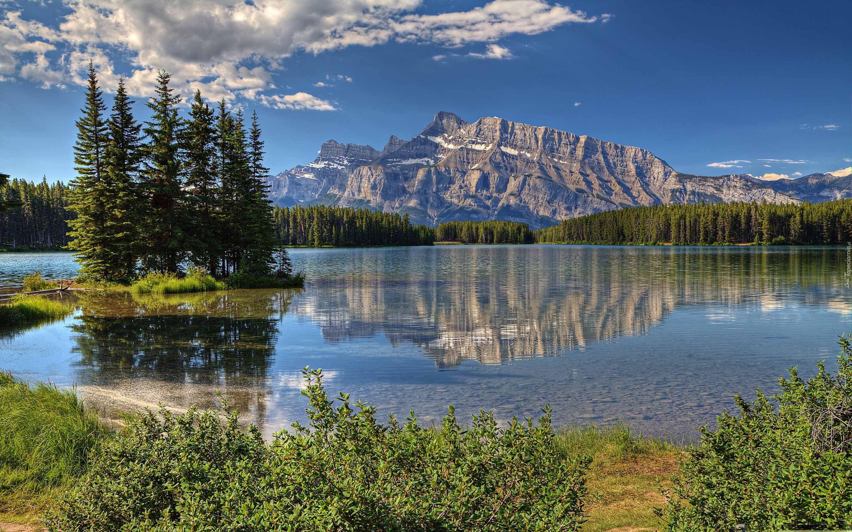 Canada lakes. Озеро Маккей Канада. Маккей озеро Канада реки. Лейк Ривер Канада.