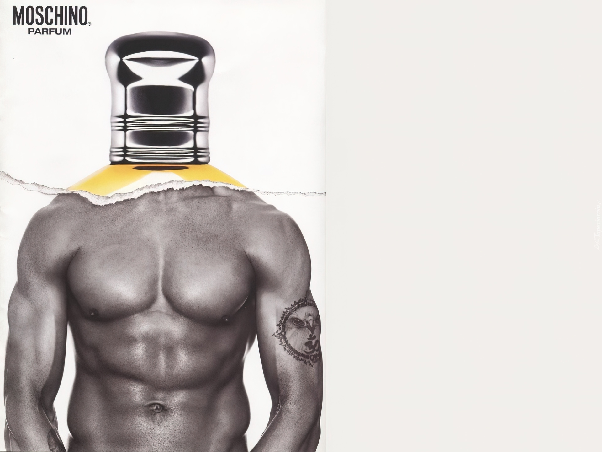 Реклама духов москино. Uomo Moschino для мужчин. Духи с мужским торсом. Парфюм мужской торс. Туалетная вода Moschino uomo.