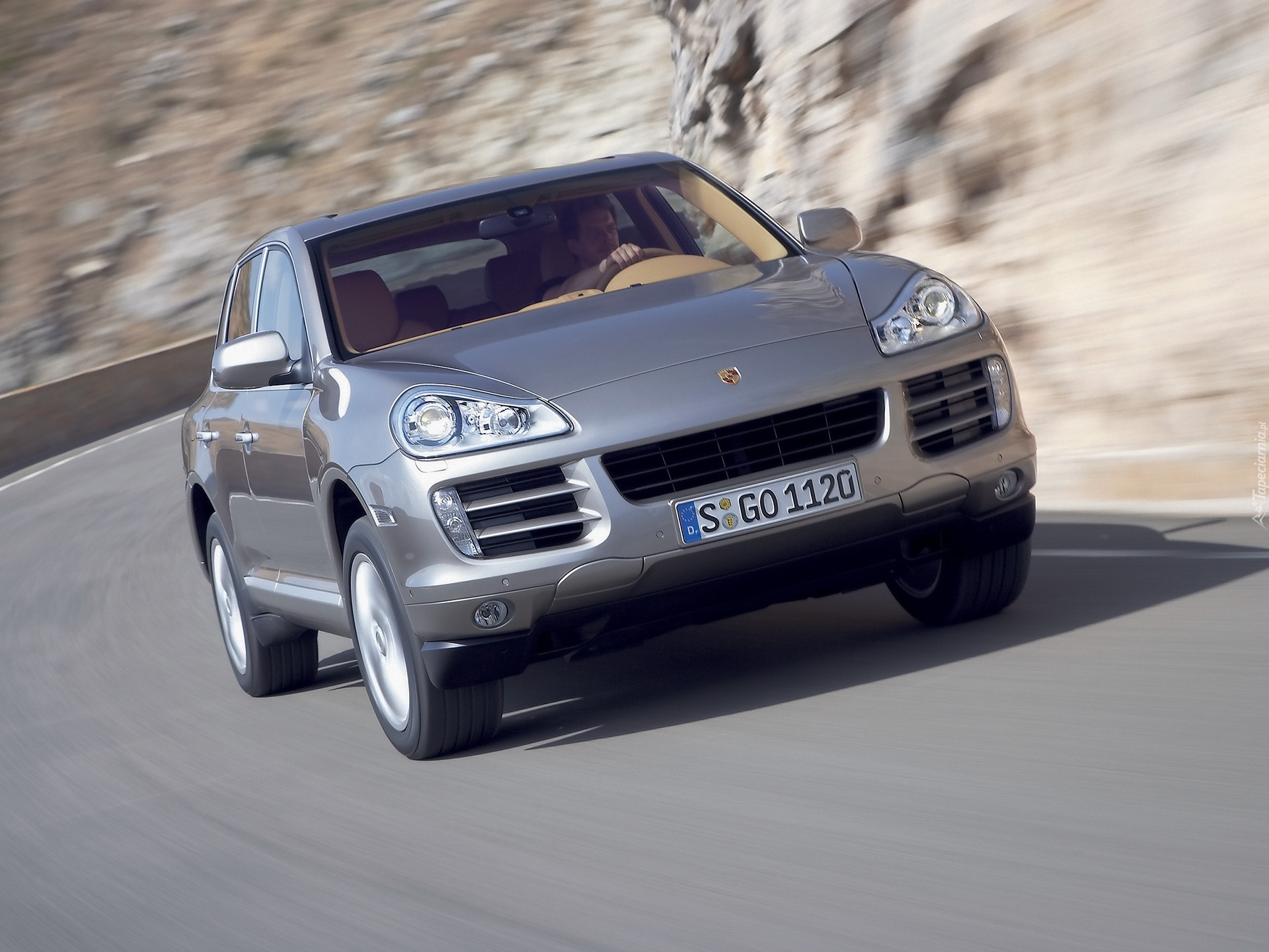 Srebrne, Porsche Cayenne