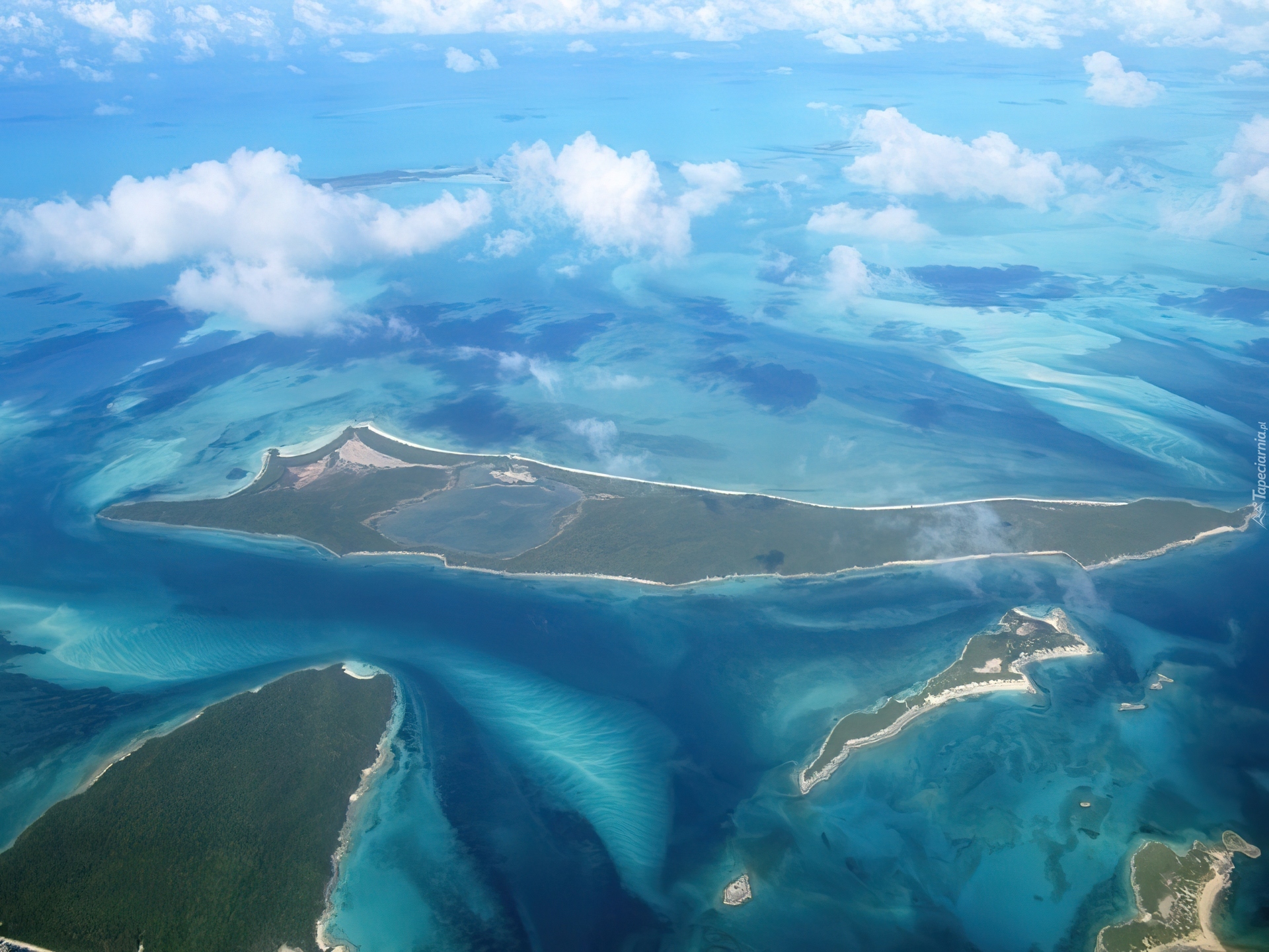 Три самых больших островов. Карибское море Атлантический океан. Атлантический океан Багамские острова. Остров Блю, Багамский архипелаг. Карибское море Атлантический океан с высоты.