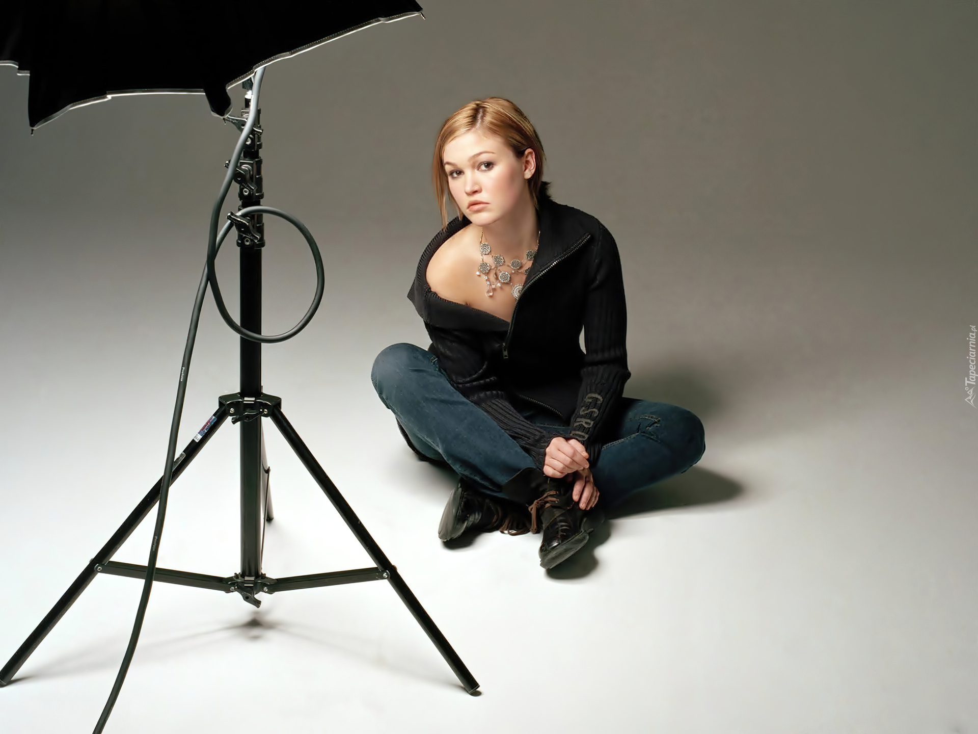 Julia Stiles, studio