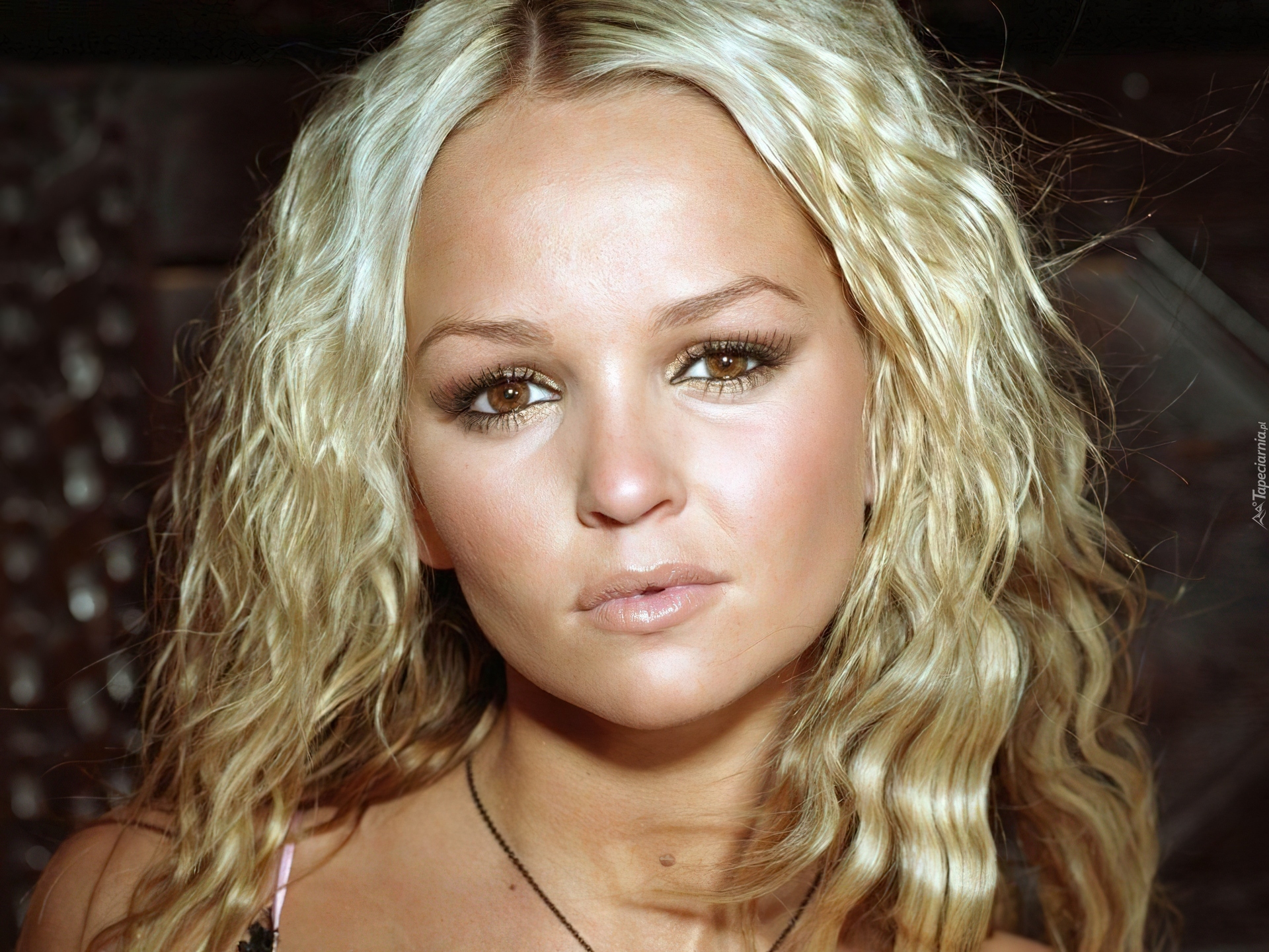 buźka, Jennifer Ellison