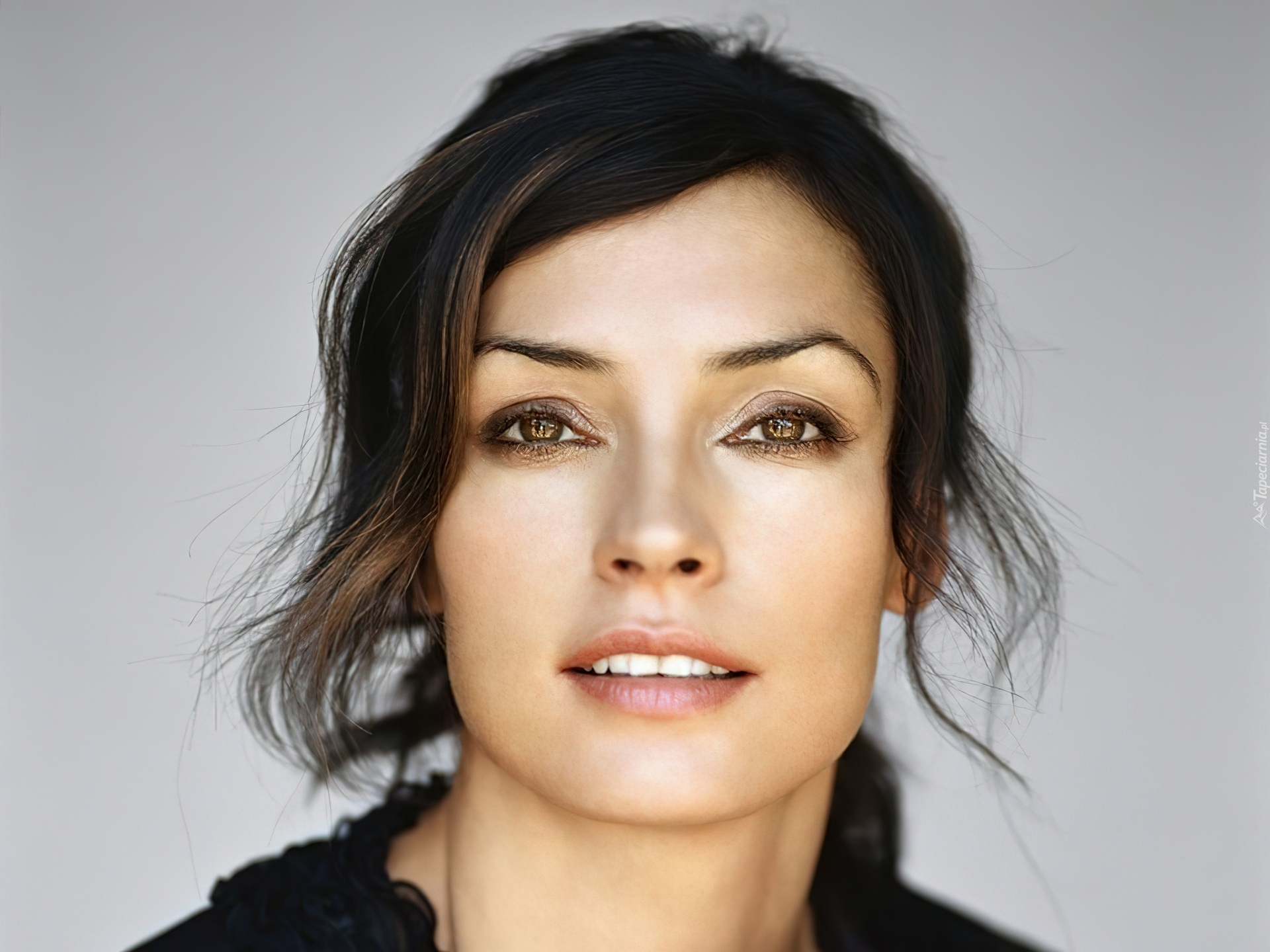 buzia, Famke Janssen