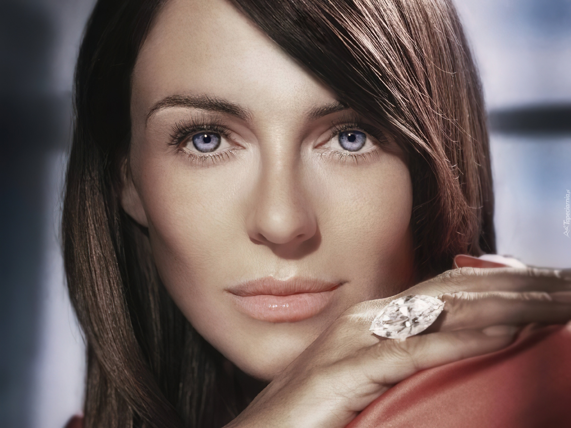 oczy, Elizabeth Hurley