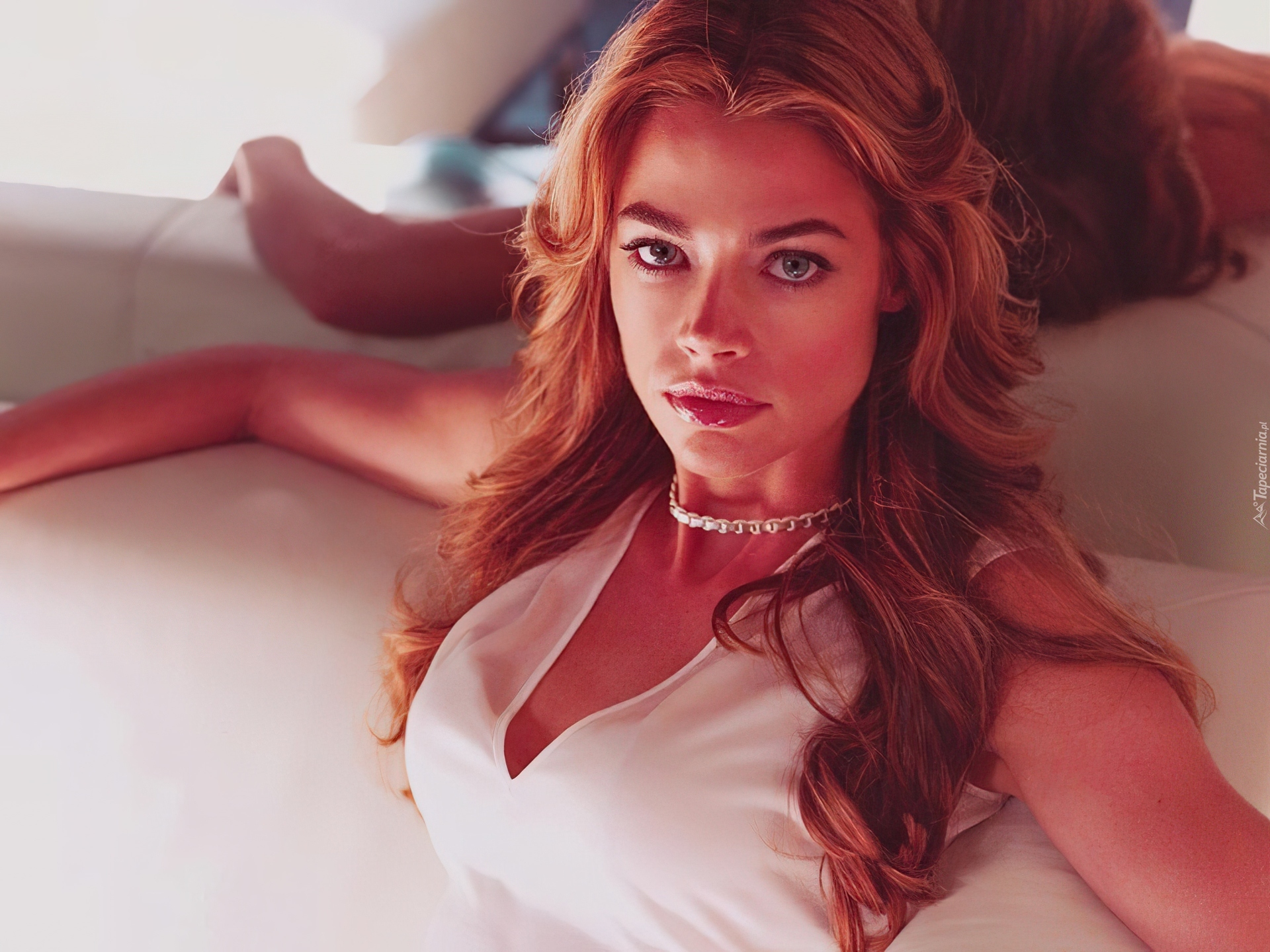 Denise Richards, naszyjnik