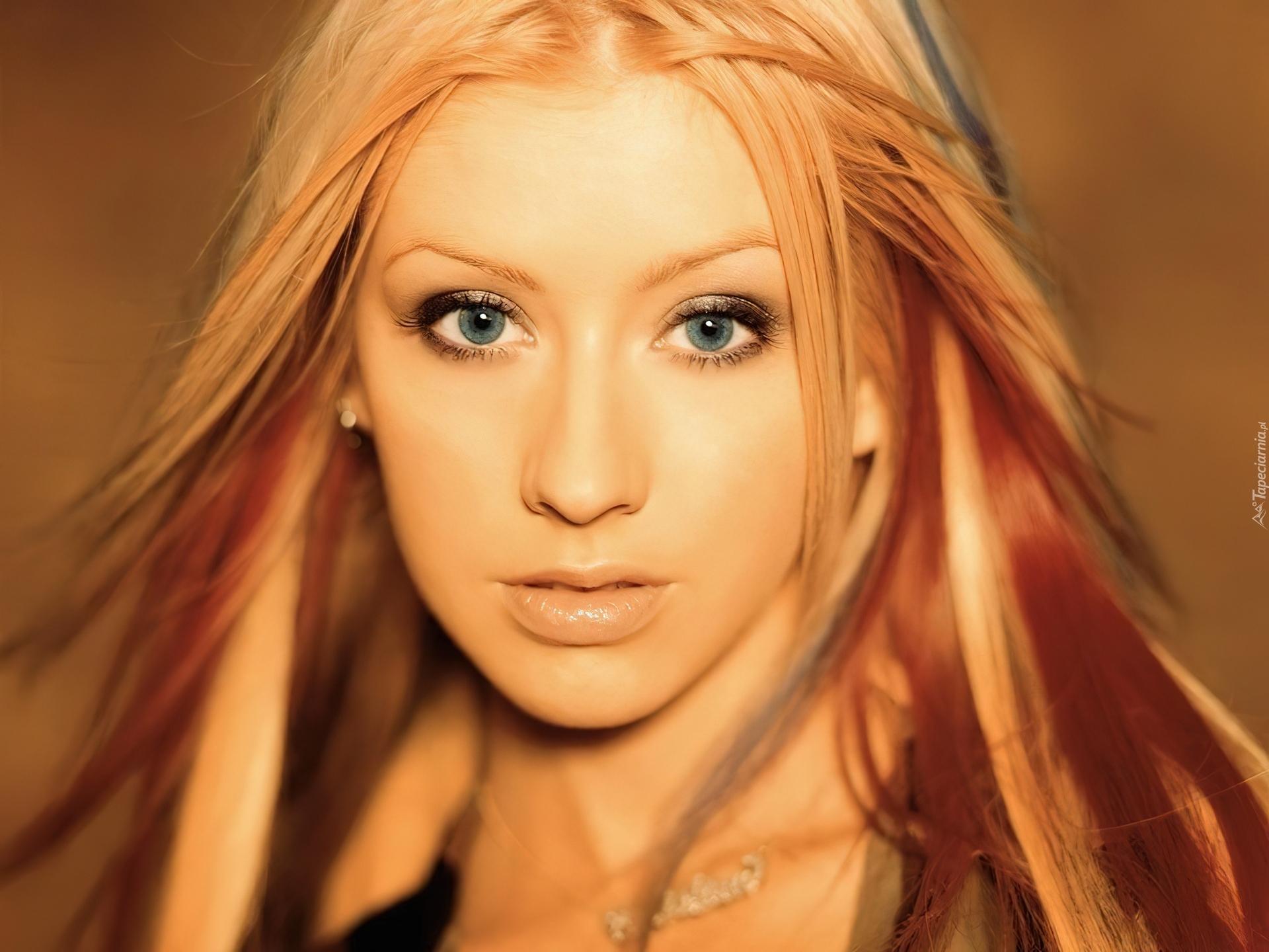 buźka, Christina Aguilera