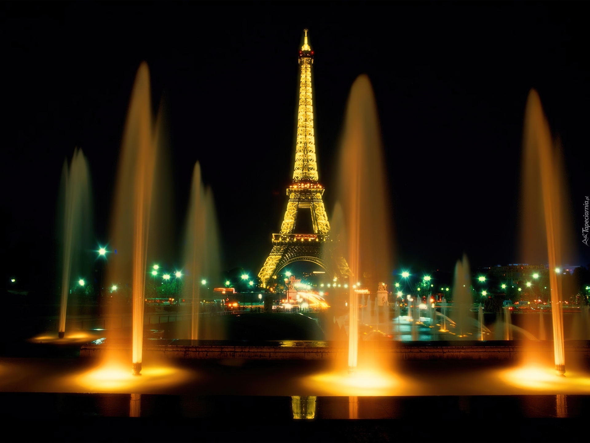 Wieża Eiffla, Fontanna, Noc, Światła, Paryż, Francja