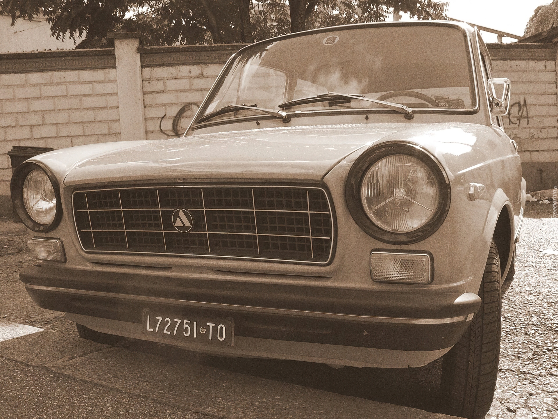 Zabytkowy, Autobianchi A112, Wycieraczki, opona