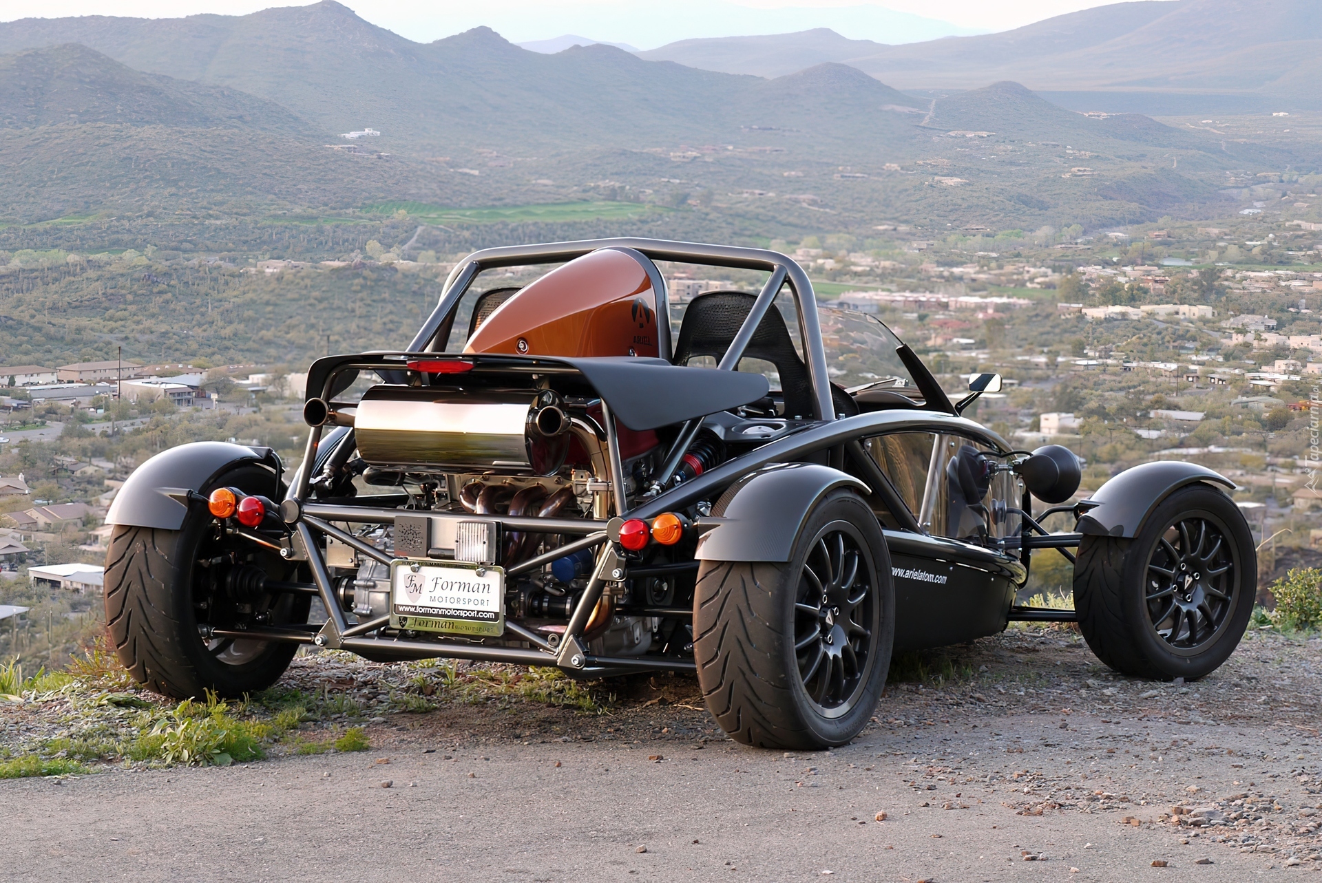 Ariel Atom, Tłumik, Widok, Góry