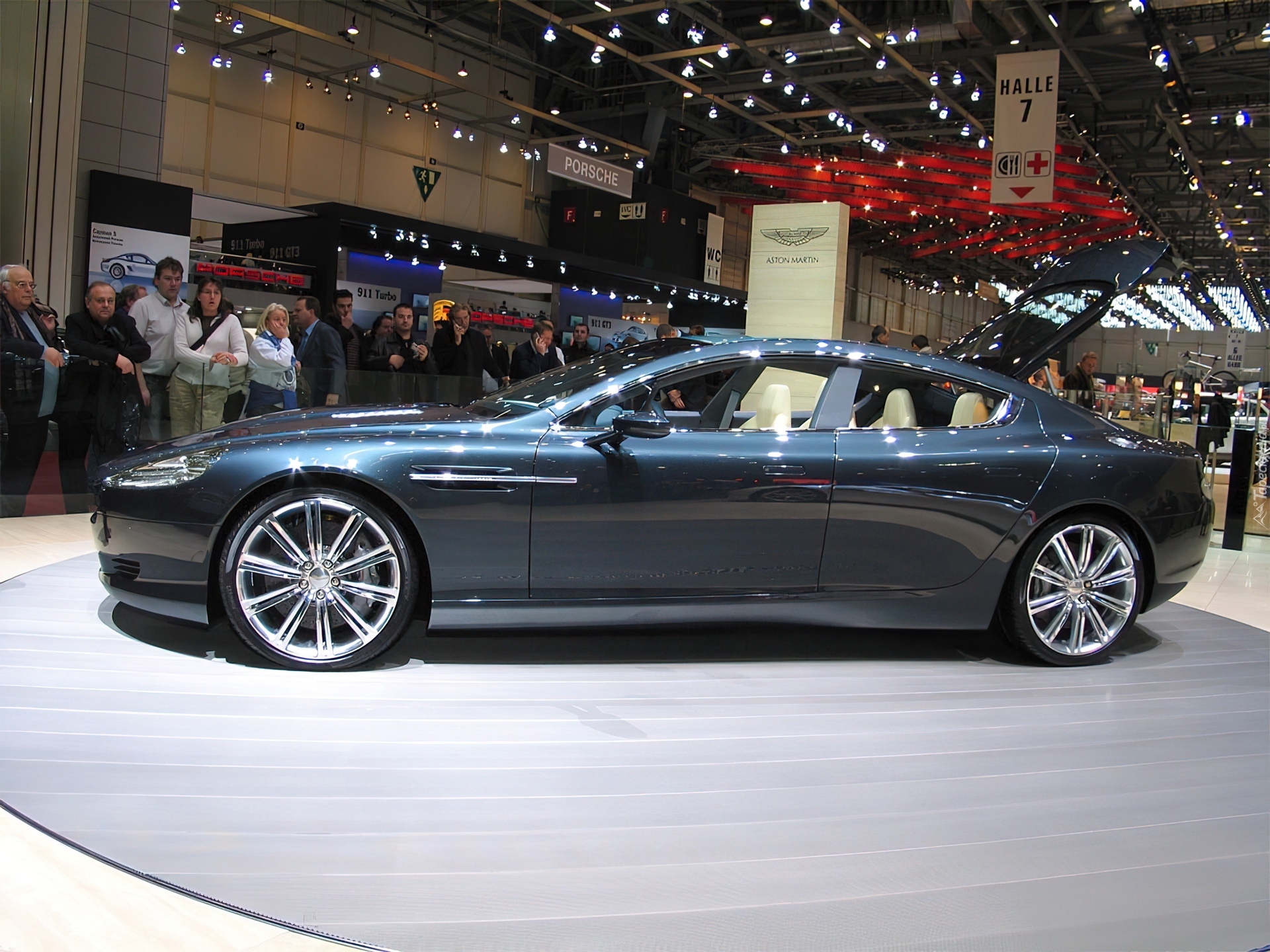 Aston Martin Rapide, Wystawa