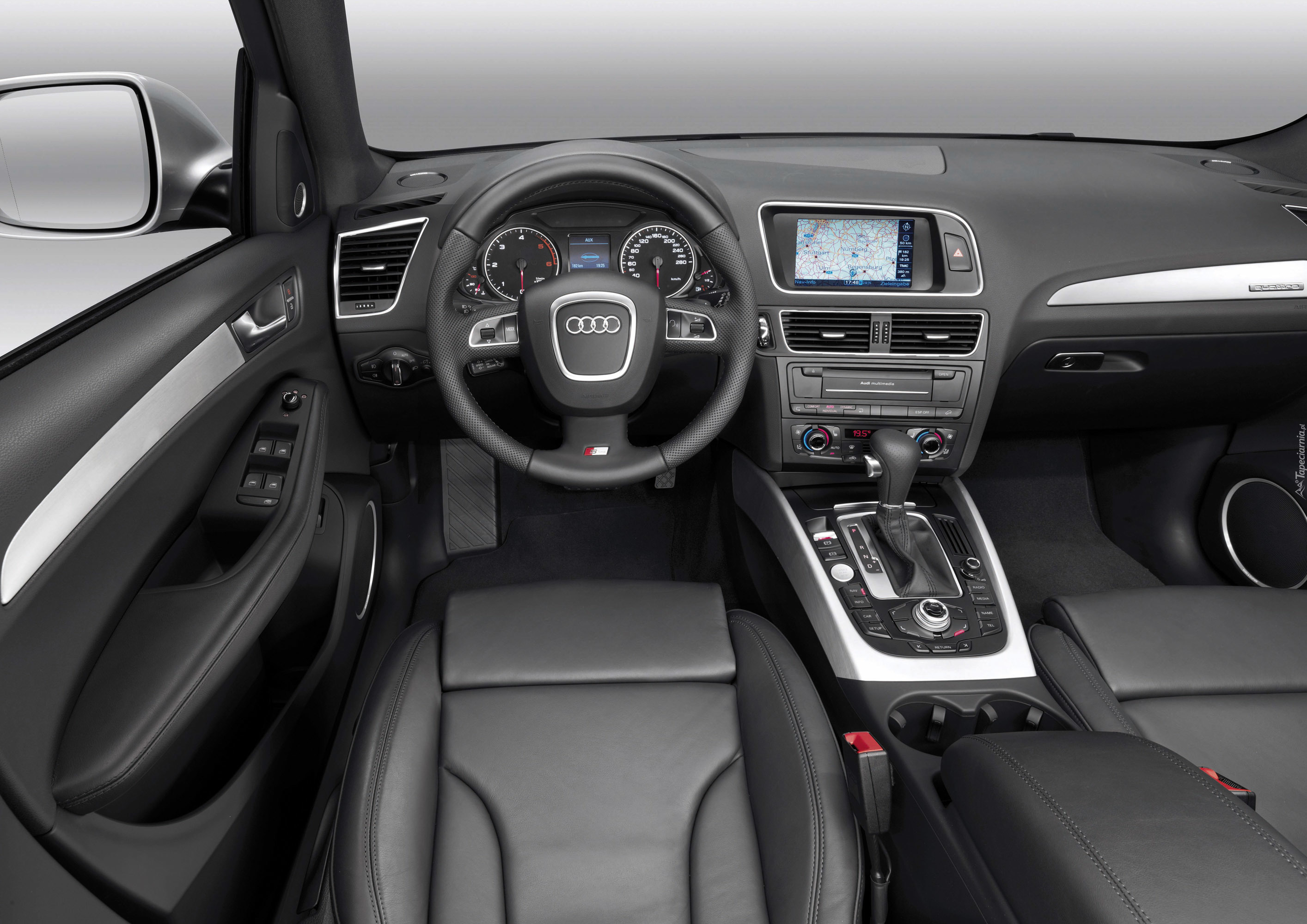 Audi Q5, Wnętrze